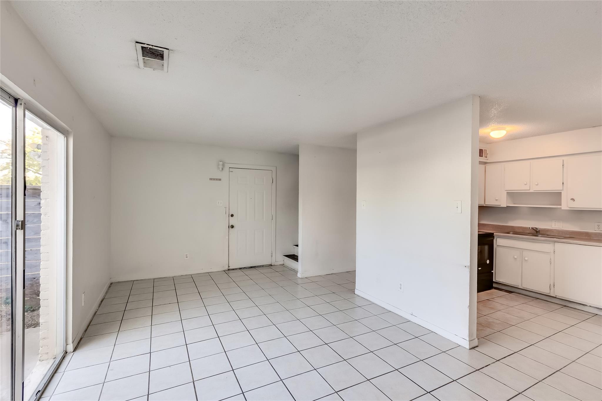 2215 Mission Hill Cir # 103, Austin, TX 78741