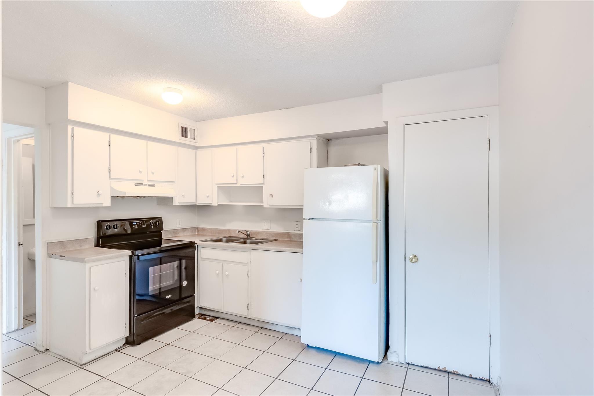 2215 Mission Hill Cir # 103, Austin, TX 78741