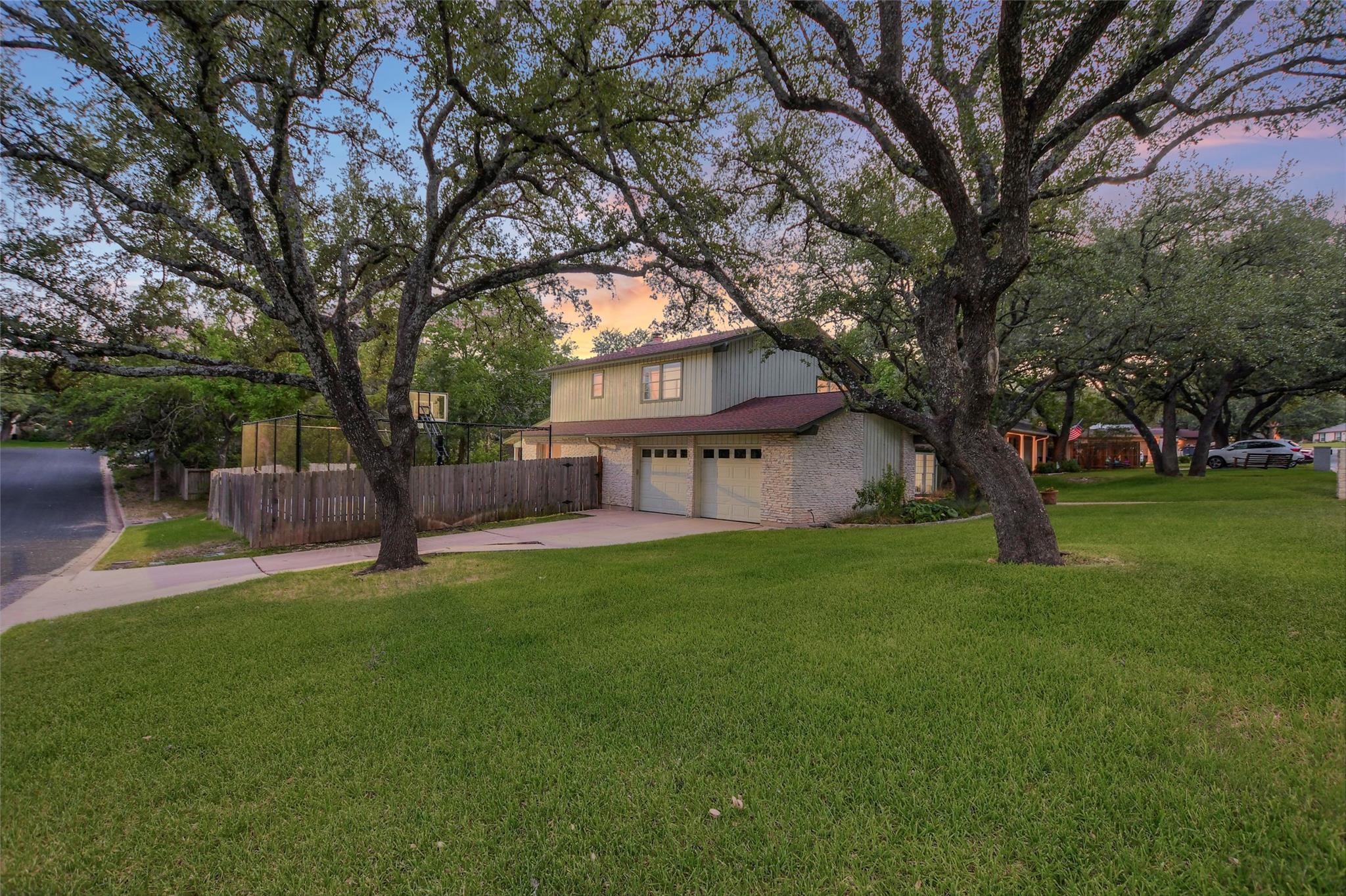 7615 Rockpoint Dr, Austin, TX 78731