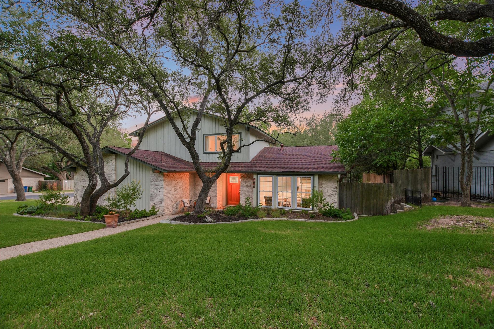 7615 Rockpoint Dr, Austin, TX 78731