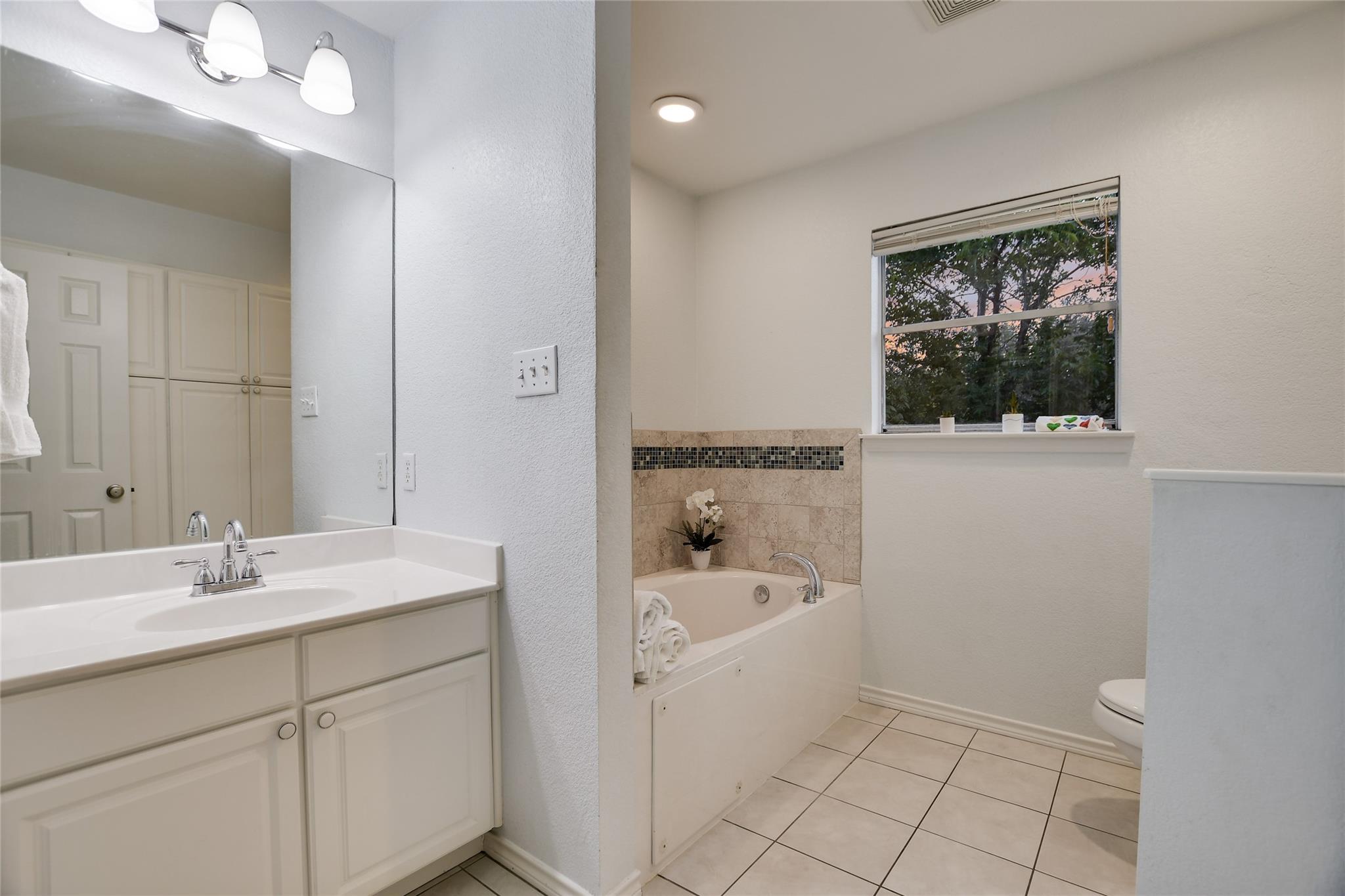 7615 Rockpoint Dr, Austin, TX 78731