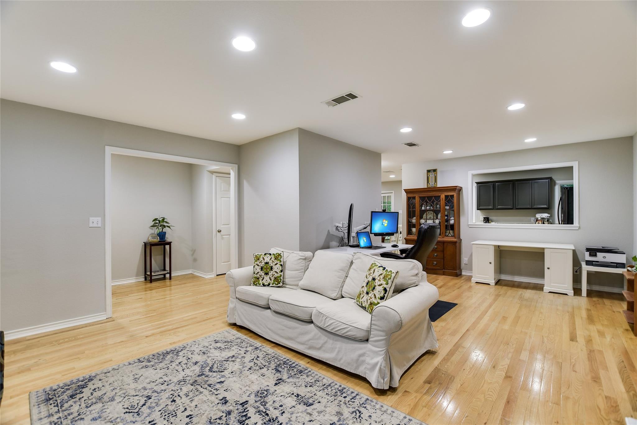 7615 Rockpoint Dr, Austin, TX 78731