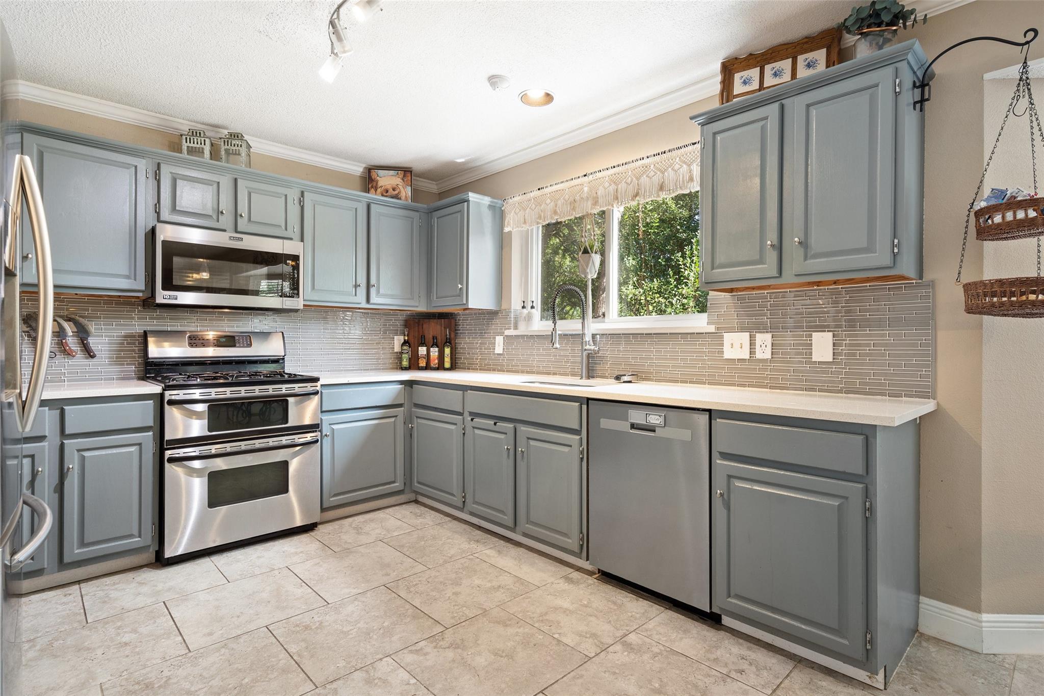 809 Setting Sun Ct, Pflugerville, TX 78660