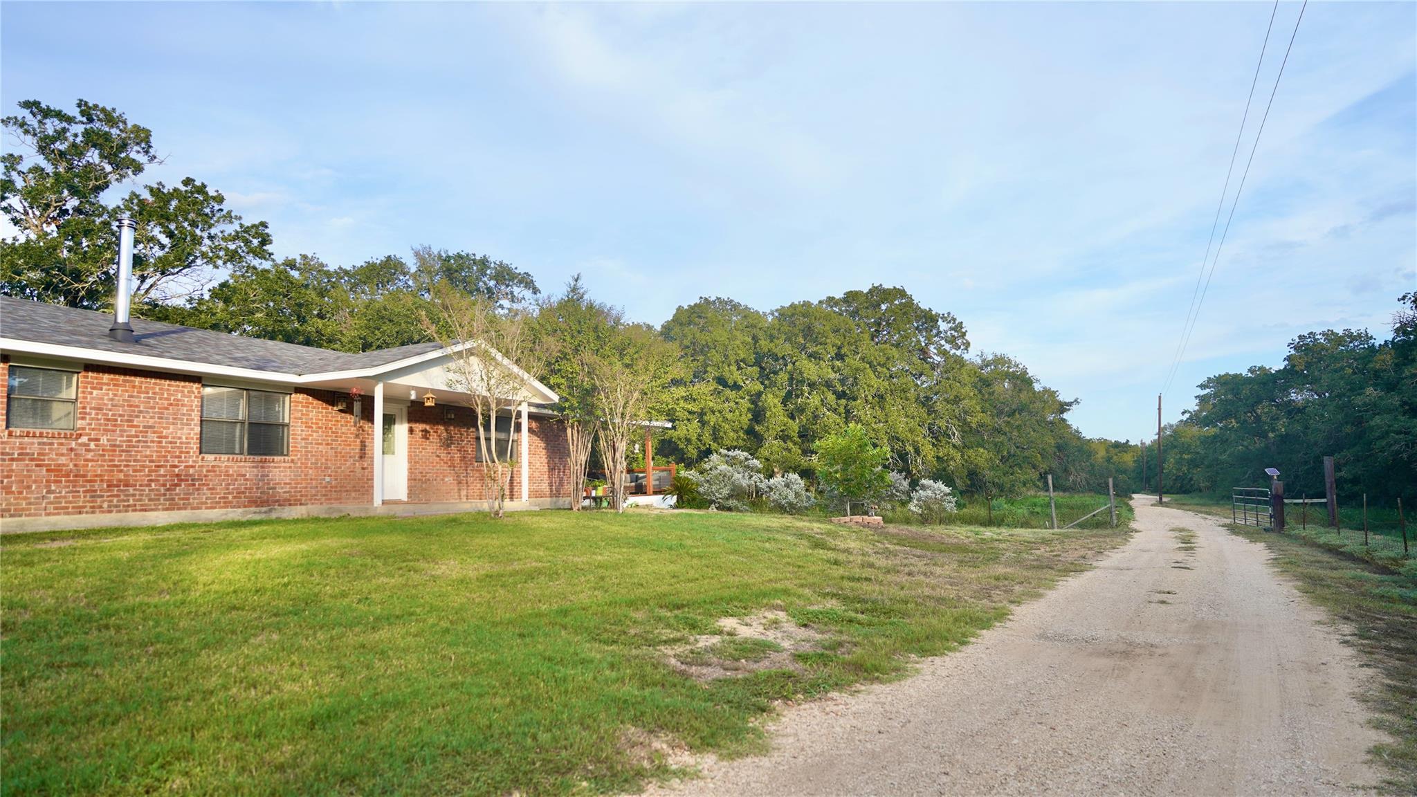 535 Paintbrush Trl, Lockhart, TX 78644