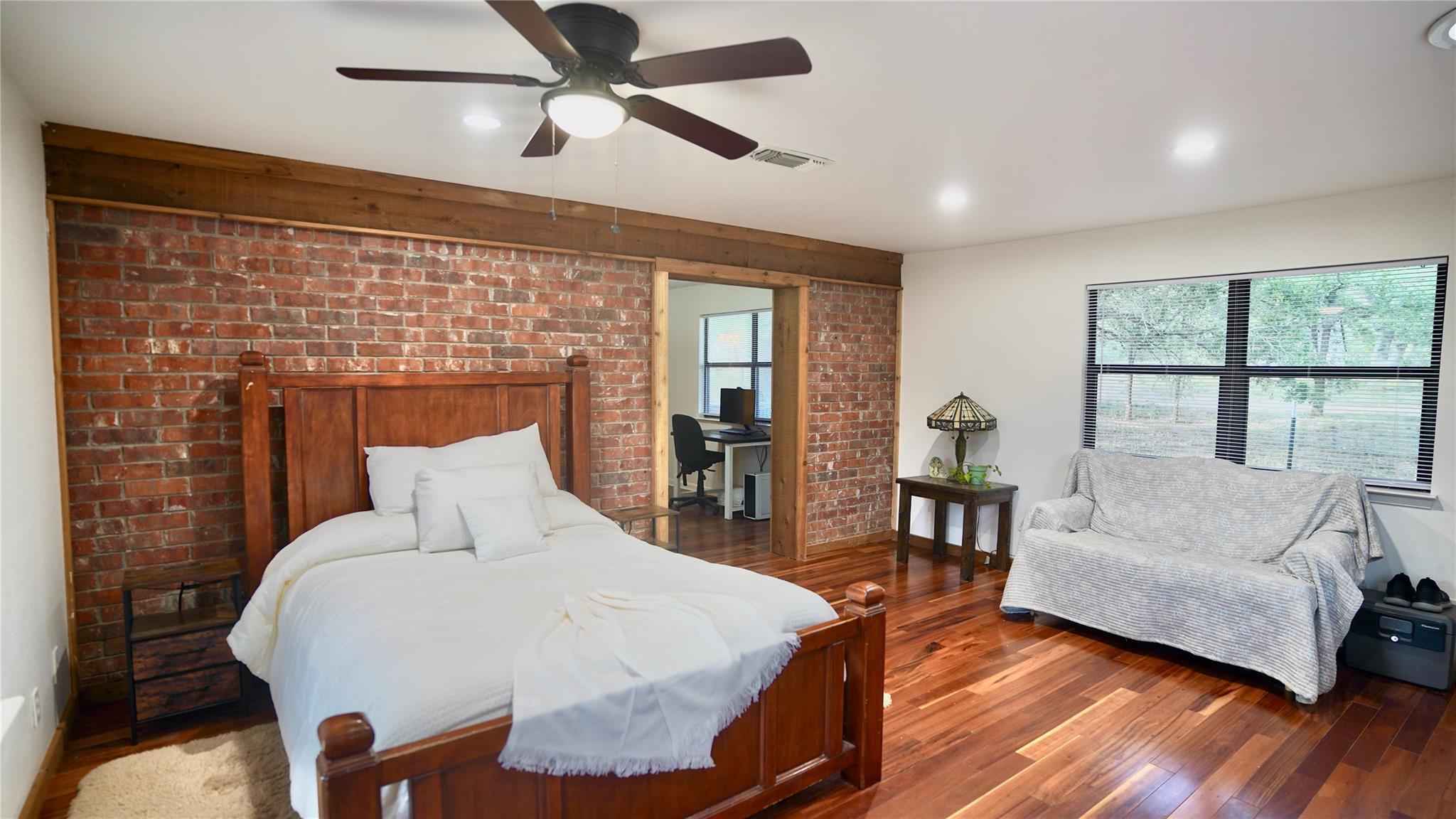 535 Paintbrush Trl, Lockhart, TX 78644