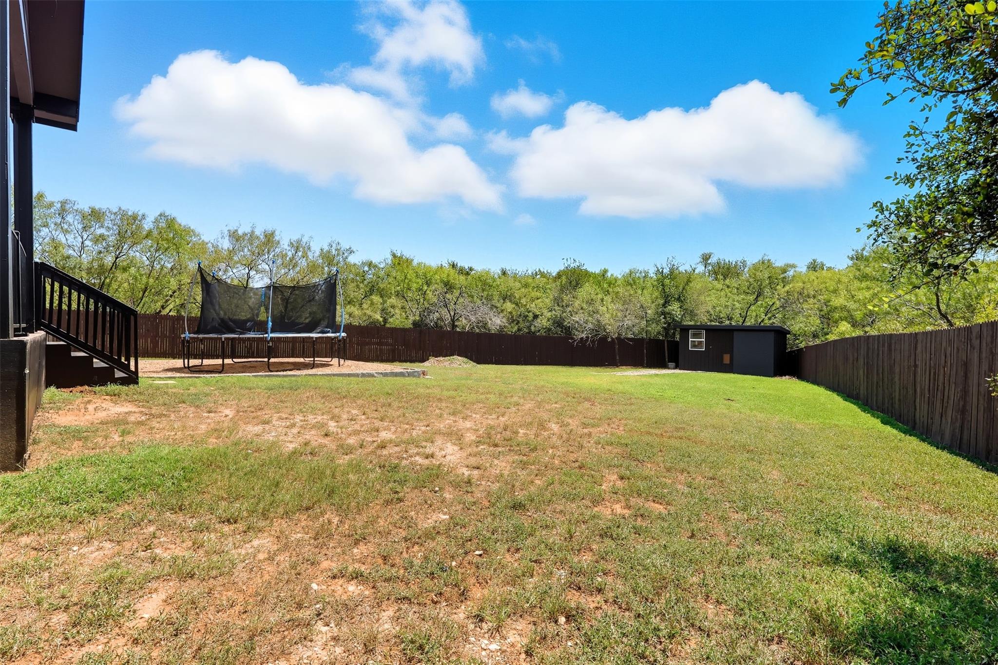 195 Blushing Dr, Cedar Creek, TX 78612