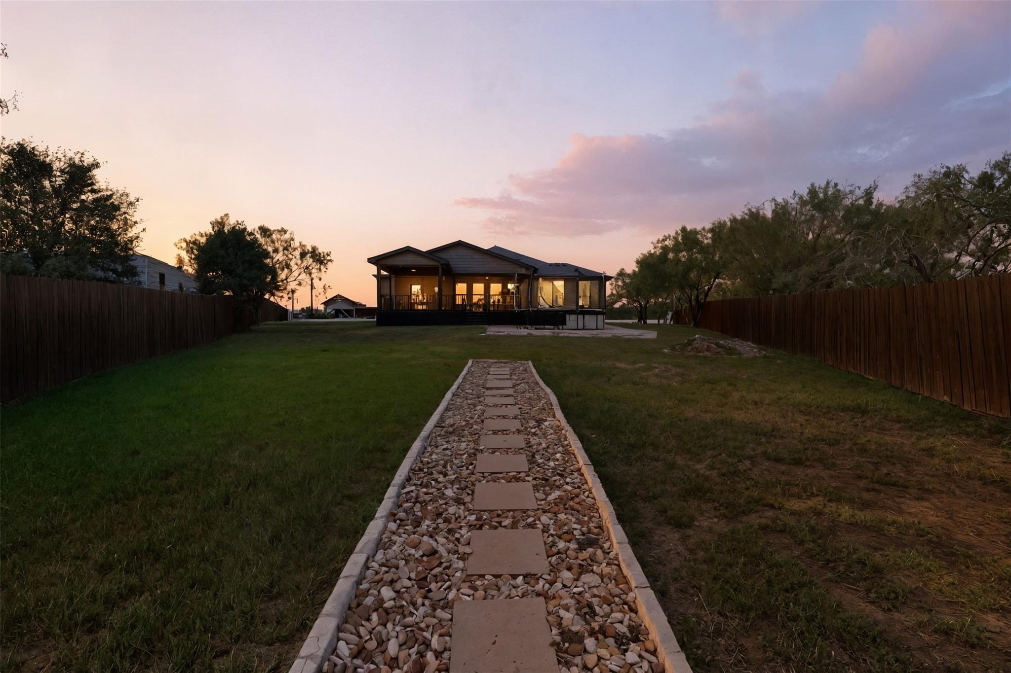 195 Blushing Dr, Cedar Creek, TX 78612