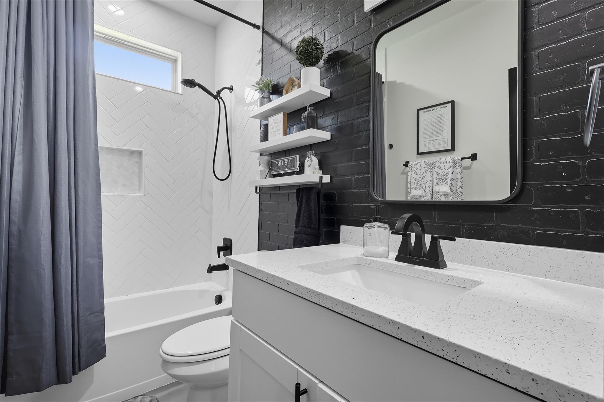 195 Blushing Dr, Cedar Creek, TX 78612