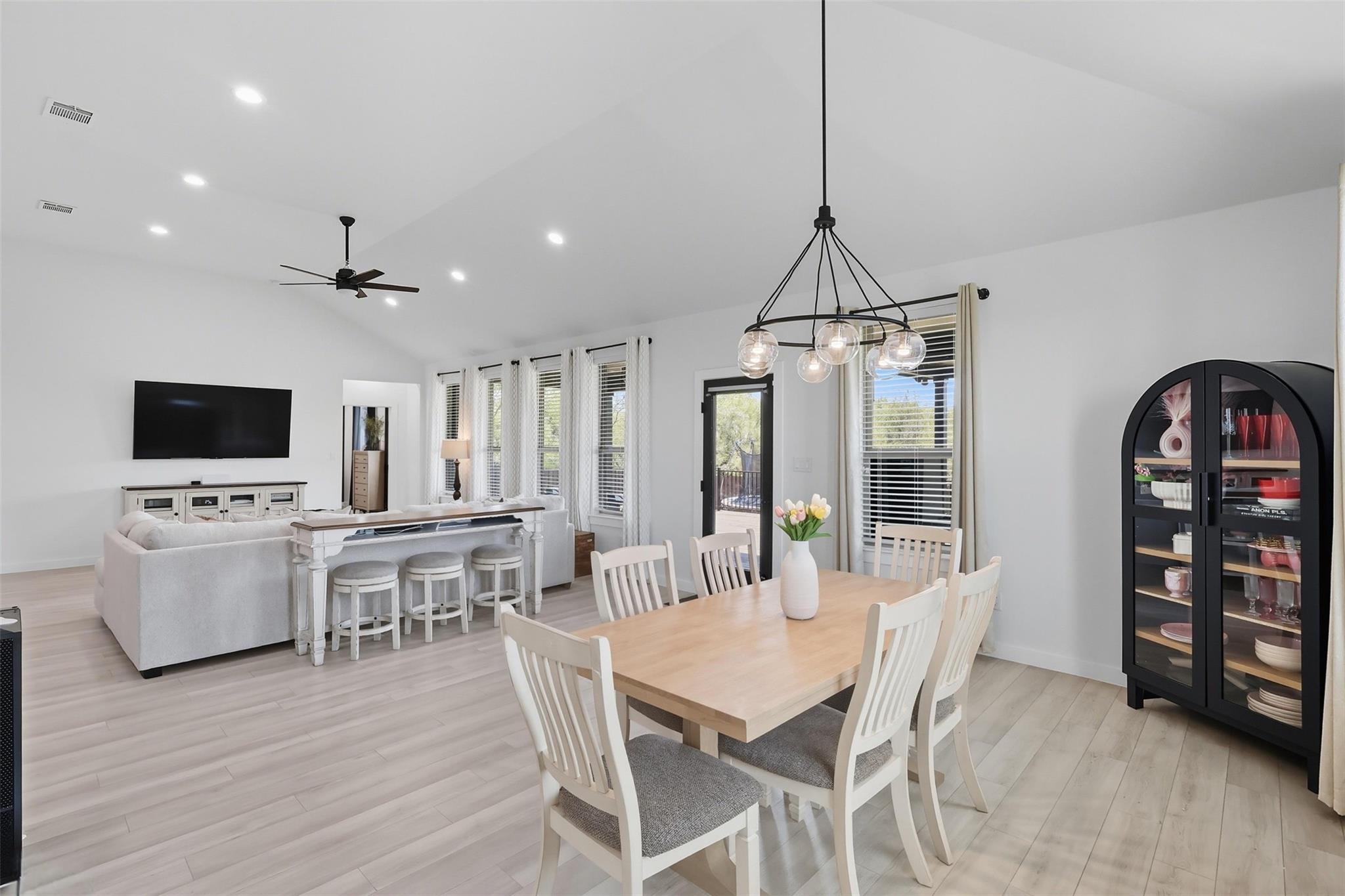 195 Blushing Dr, Cedar Creek, TX 78612