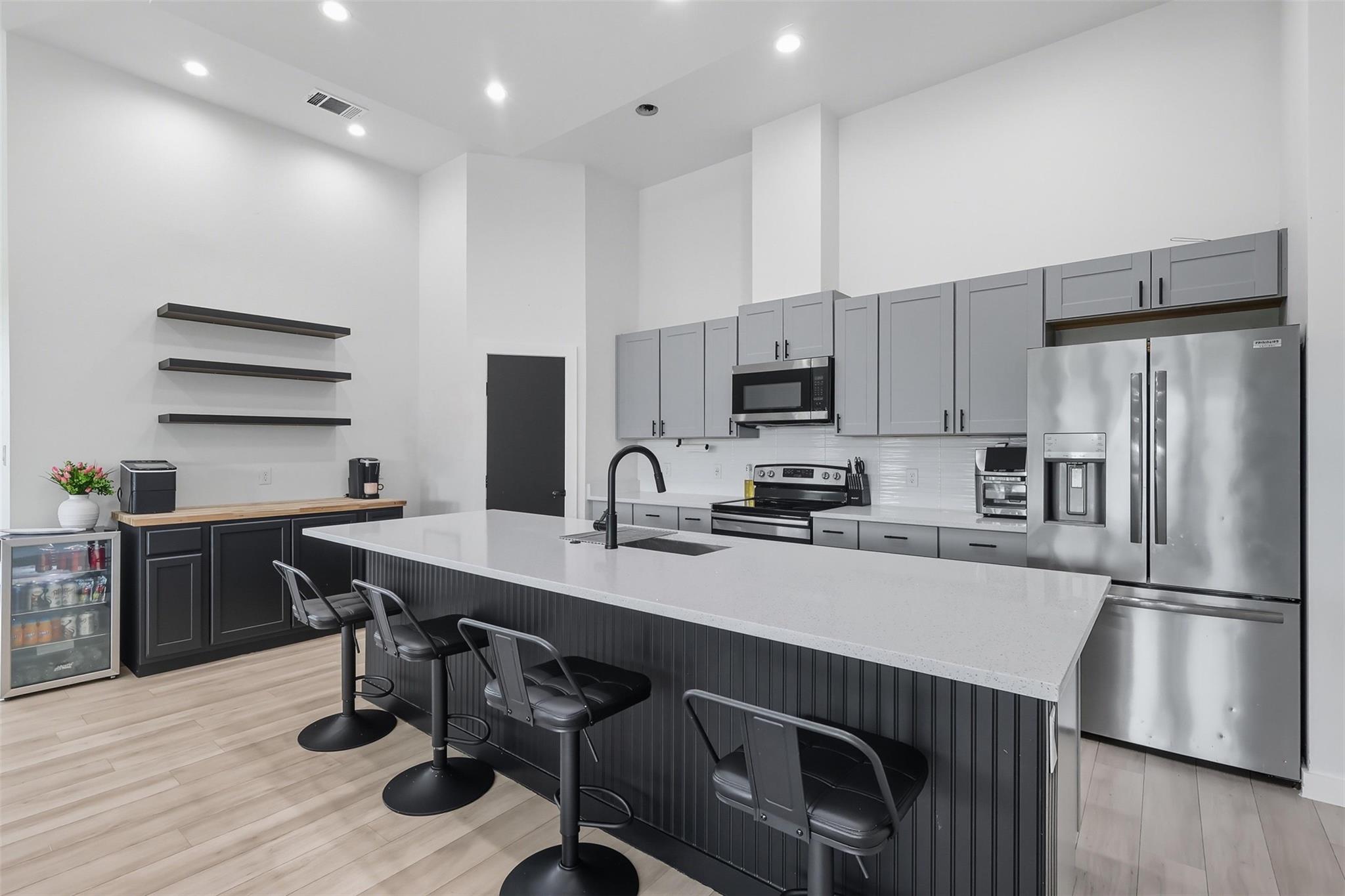 195 Blushing Dr, Cedar Creek, TX 78612