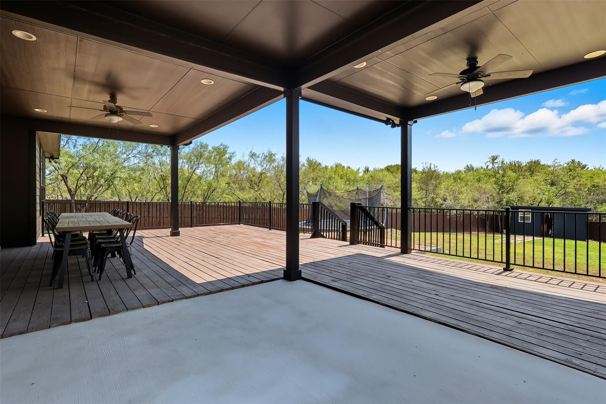 195 Blushing Dr, Cedar Creek, TX 78612