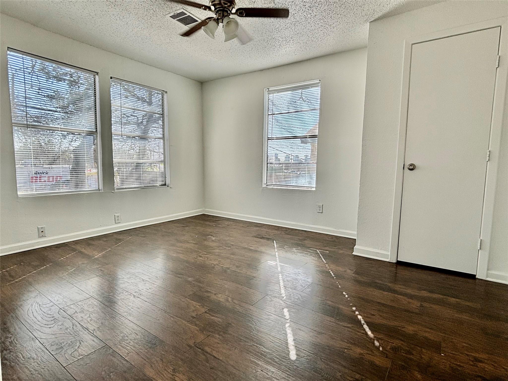 2910 E 12th St, Austin, TX 78702