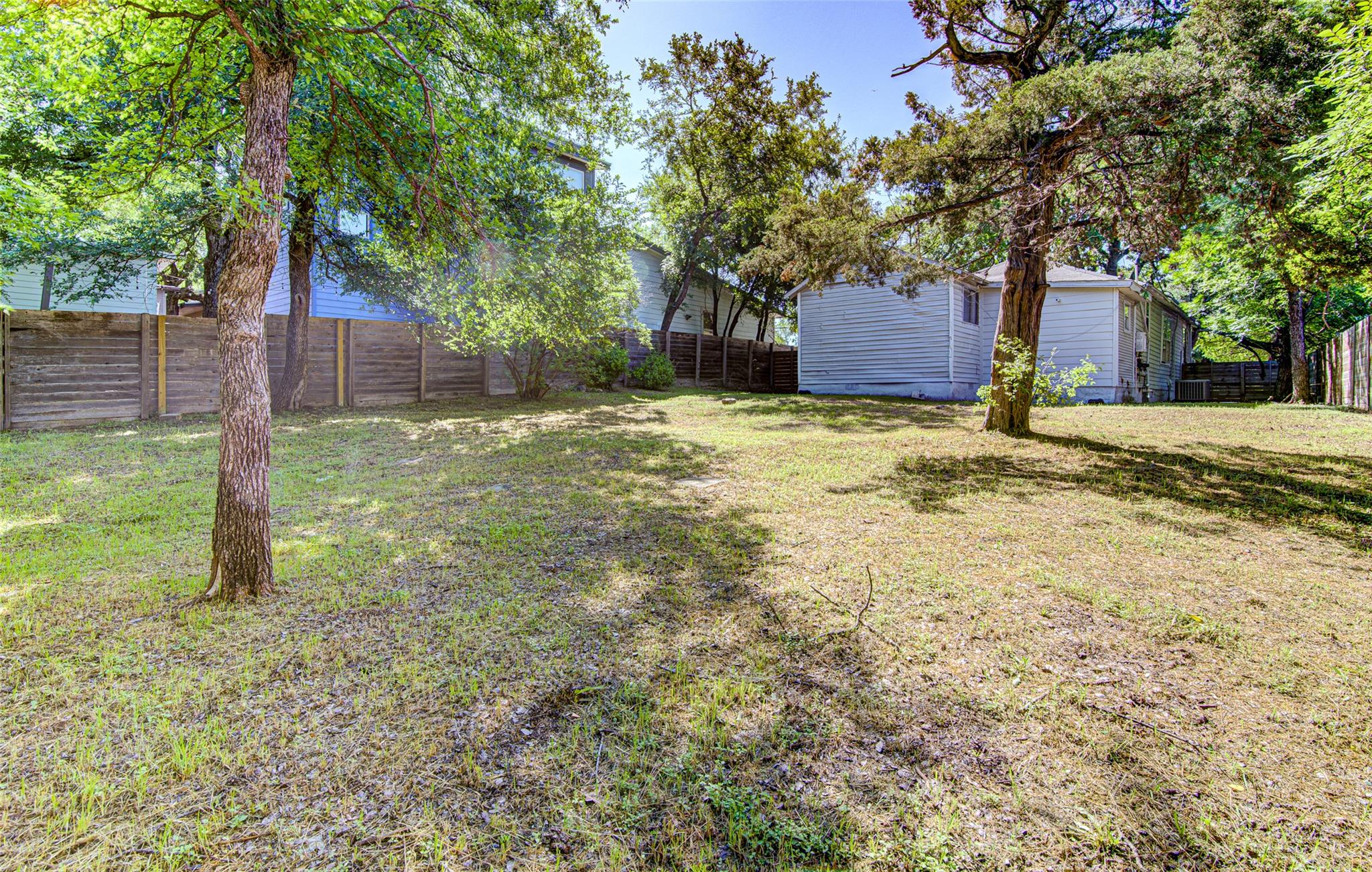 2910 E 12th St, Austin, TX 78702