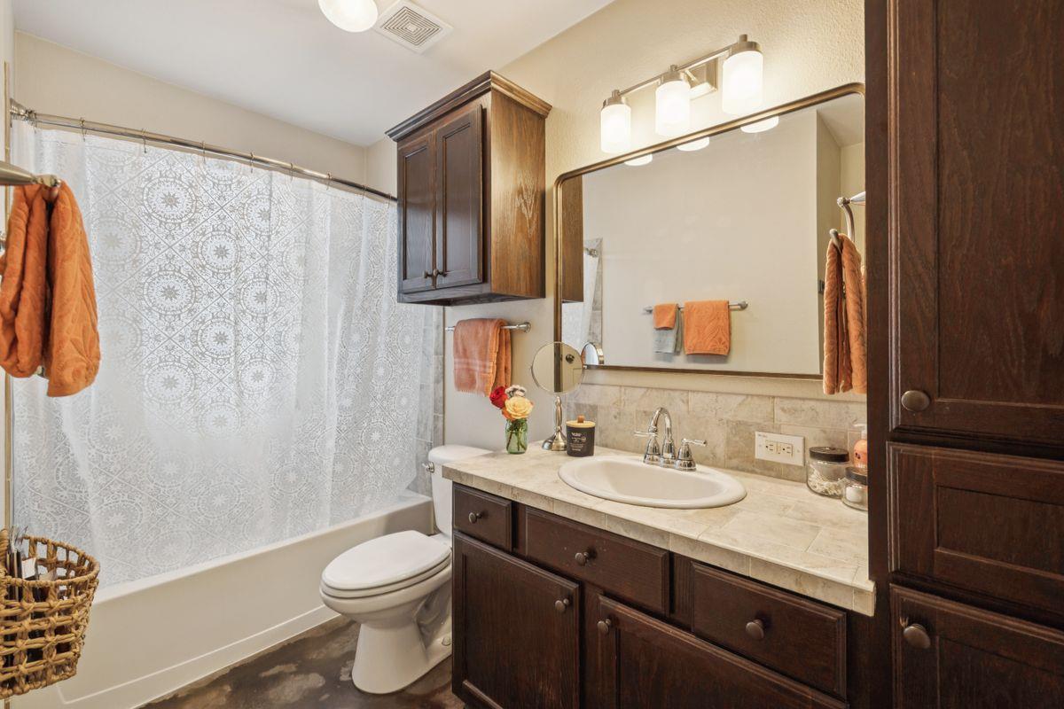 275 Starview Rd, Fredericksburg, TX 78624