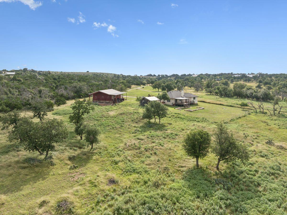 275 Starview Rd, Fredericksburg, TX 78624