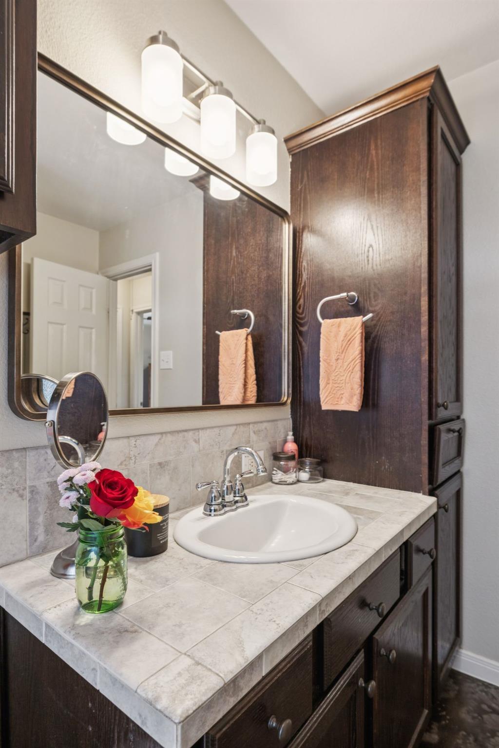 275 Starview Rd, Fredericksburg, TX 78624