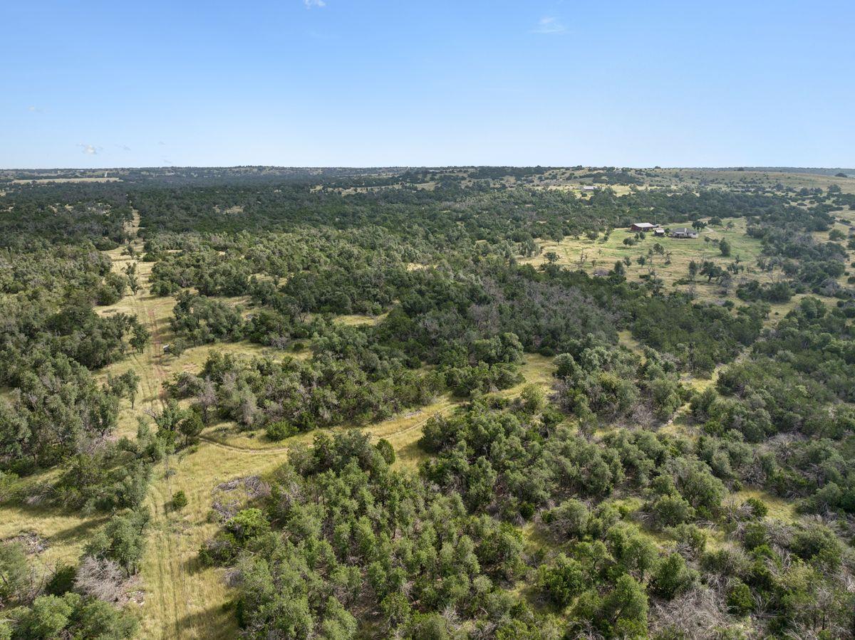 275 Starview Rd, Fredericksburg, TX 78624