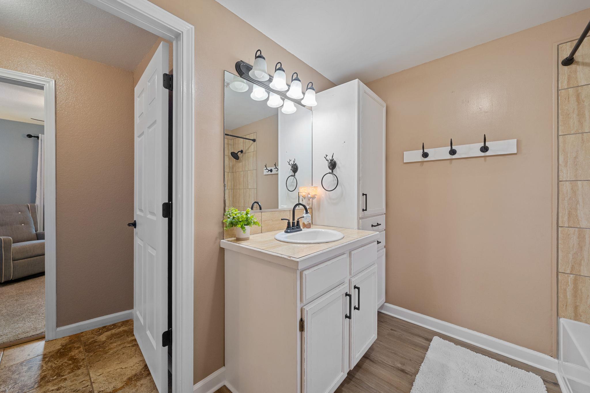 874 Pine Ln, Cottonwood Shores, TX 78657