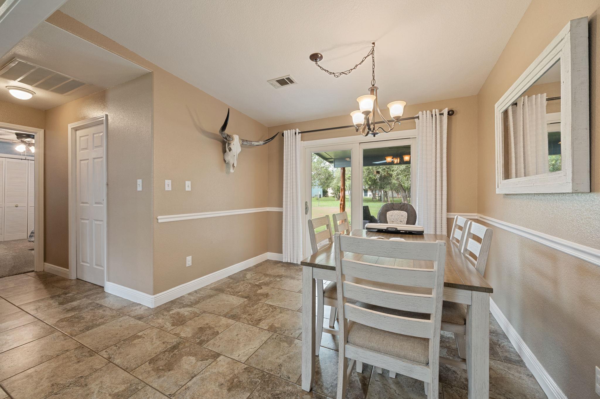 874 Pine Ln, Cottonwood Shores, TX 78657