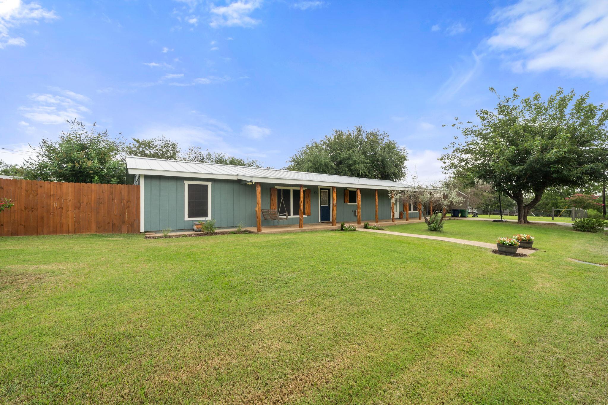 874 Pine Ln, Cottonwood Shores, TX 78657