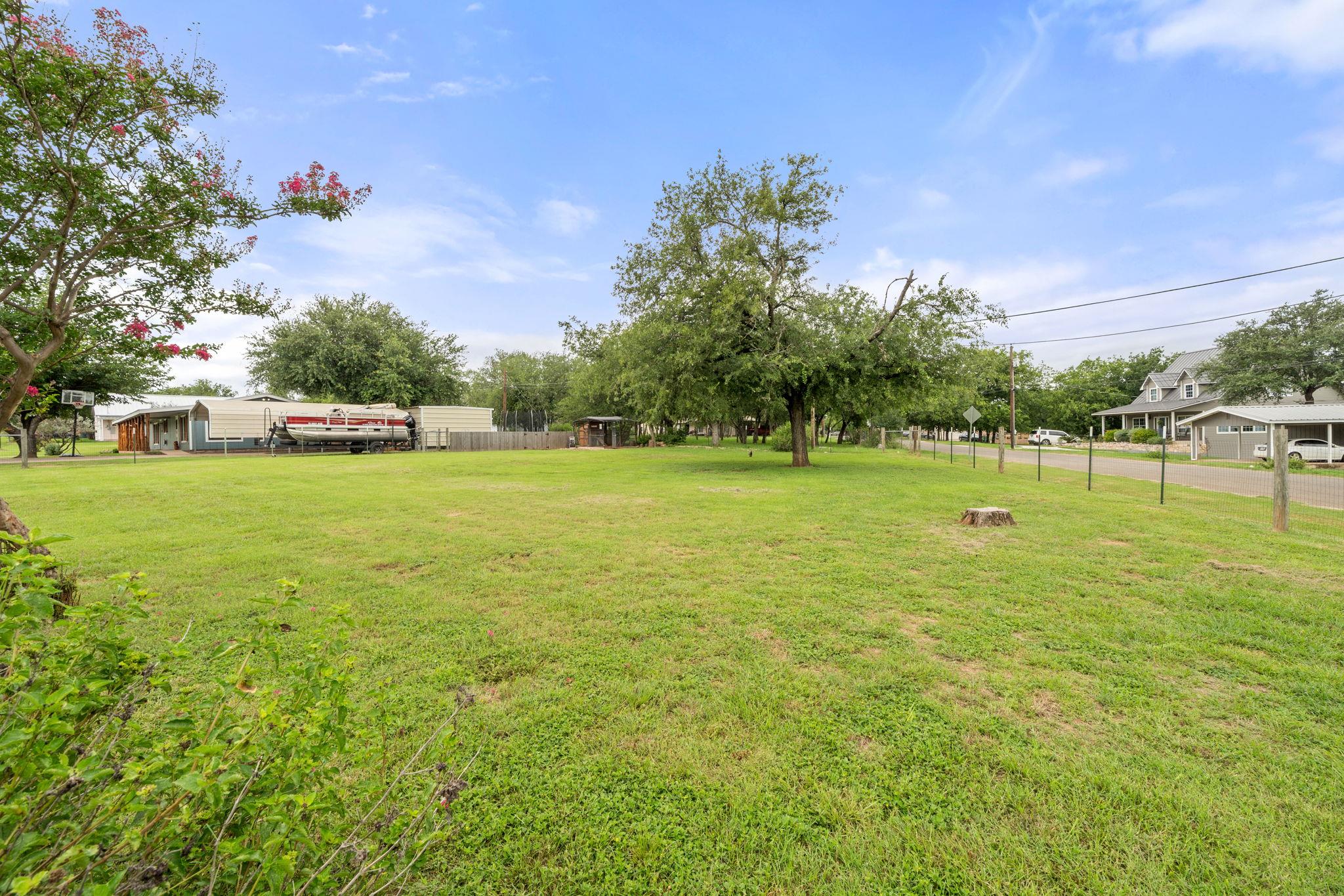 874 Pine Ln, Cottonwood Shores, TX 78657