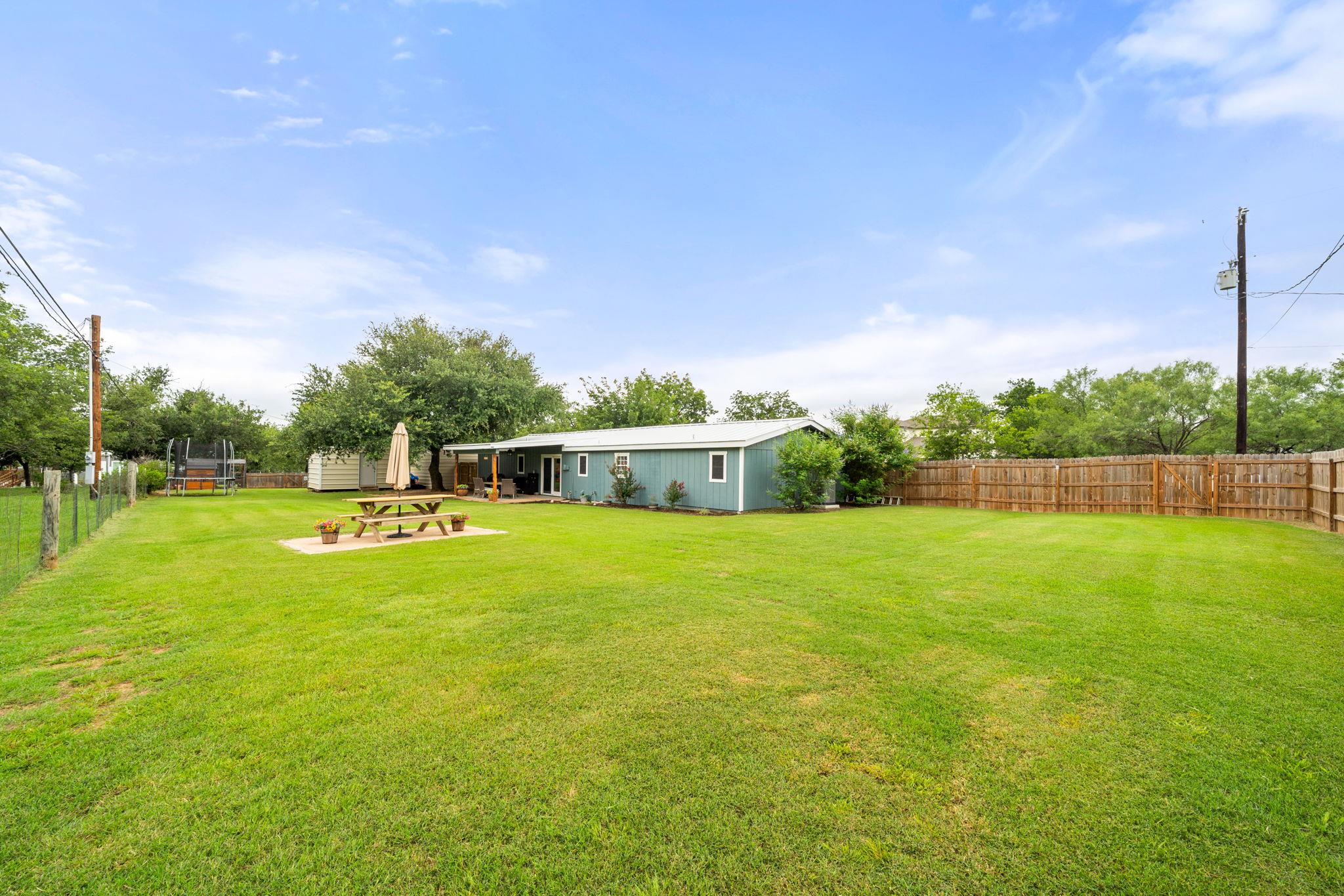 874 Pine Ln, Cottonwood Shores, TX 78657