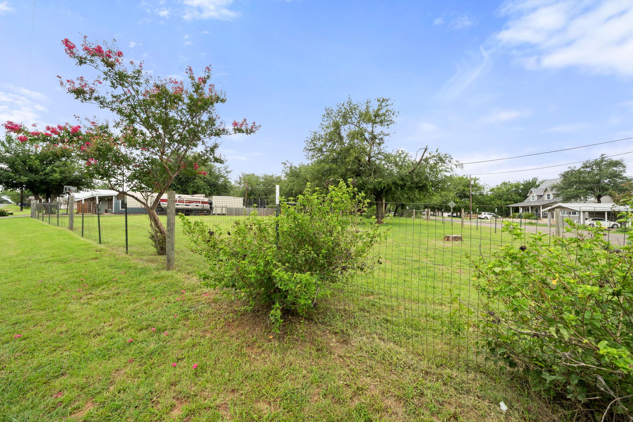 874 Pine Ln, Cottonwood Shores, TX 78657