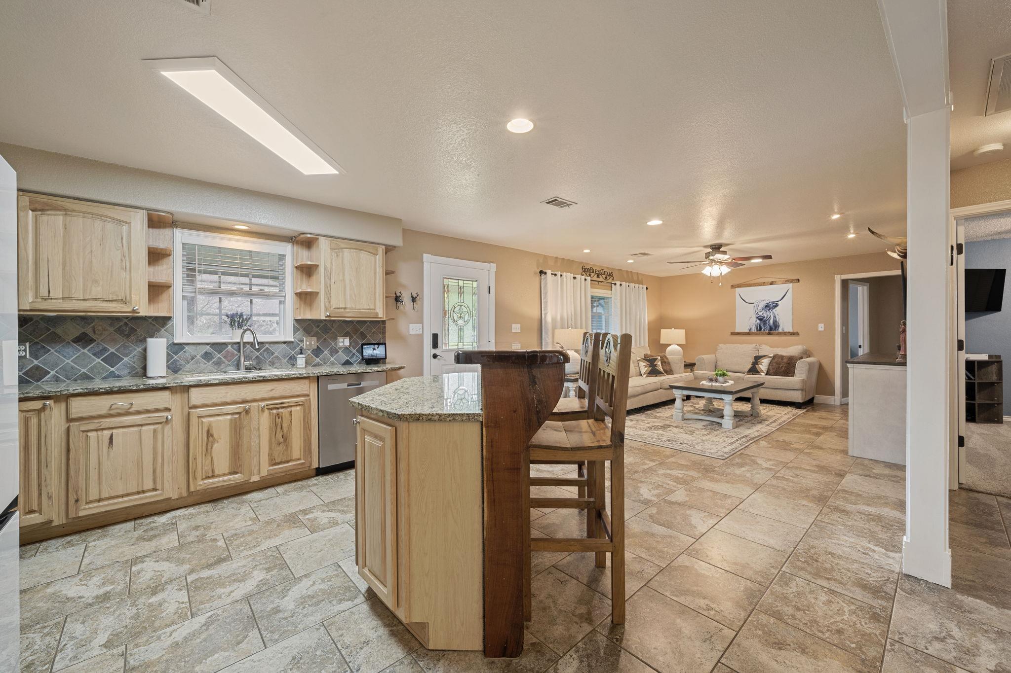 874 Pine Ln, Cottonwood Shores, TX 78657