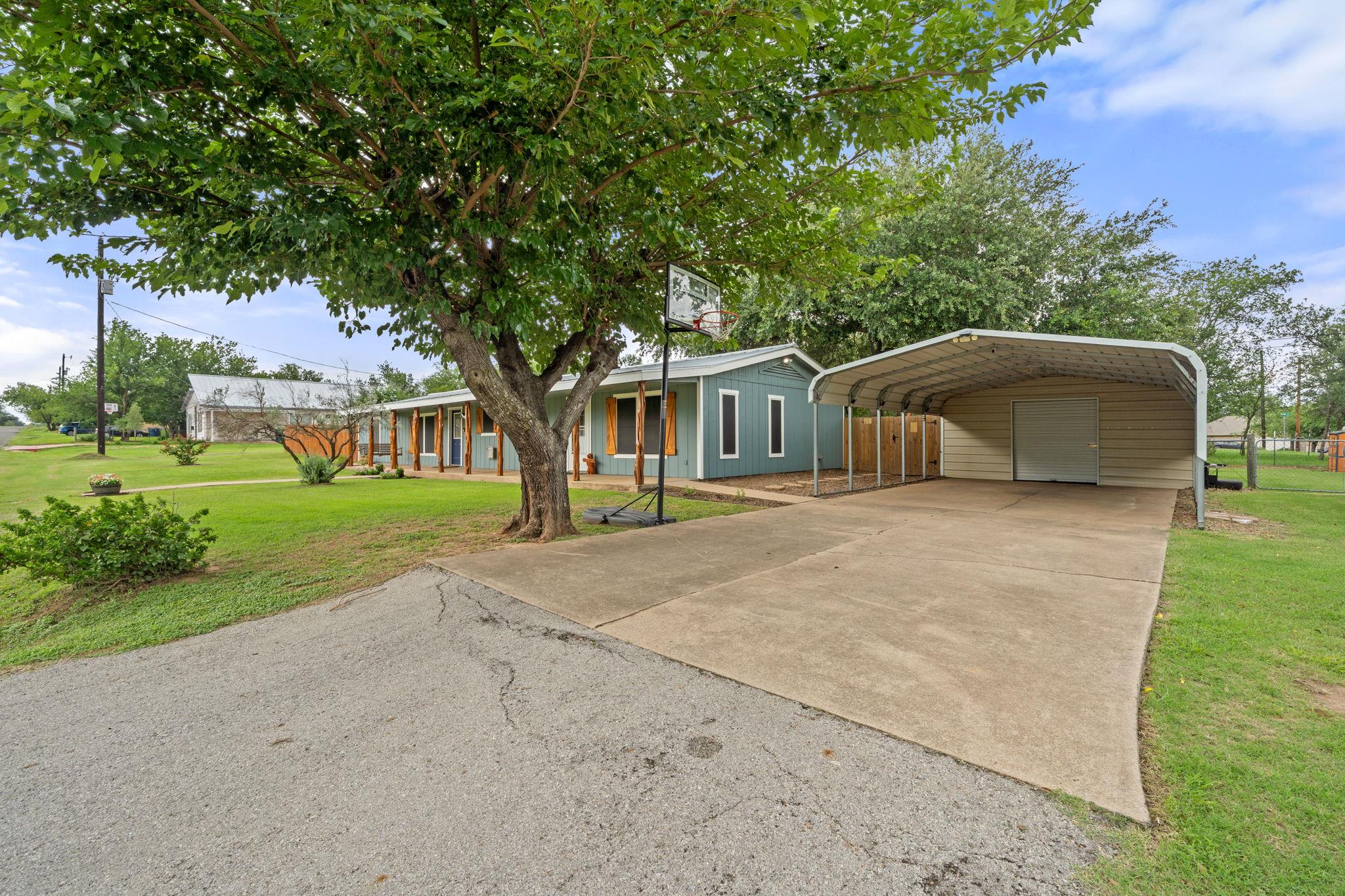 874 Pine Ln, Cottonwood Shores, TX 78657