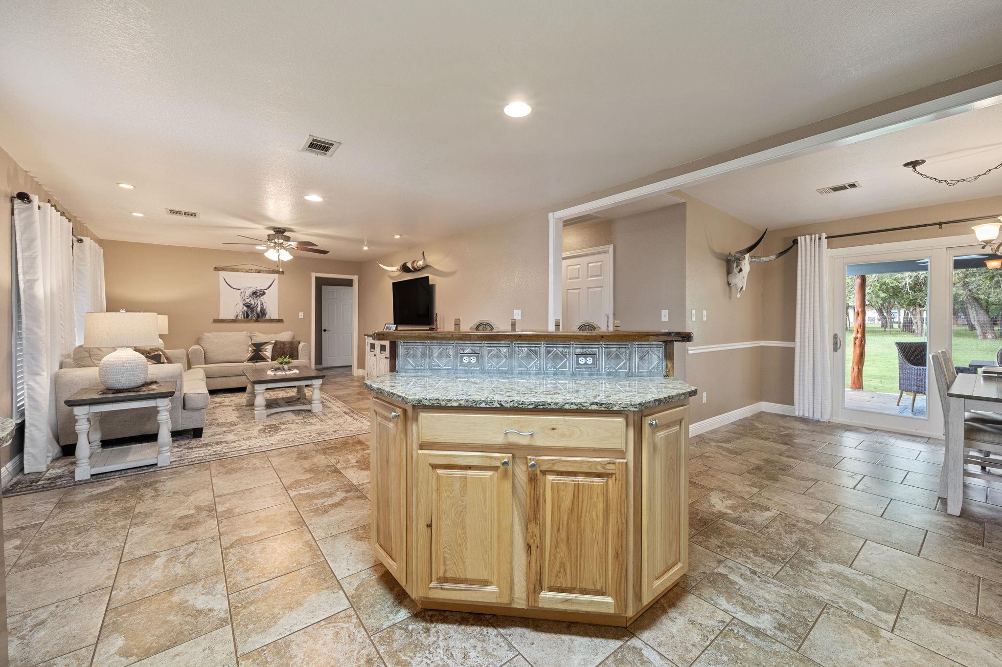 874 Pine Ln, Cottonwood Shores, TX 78657