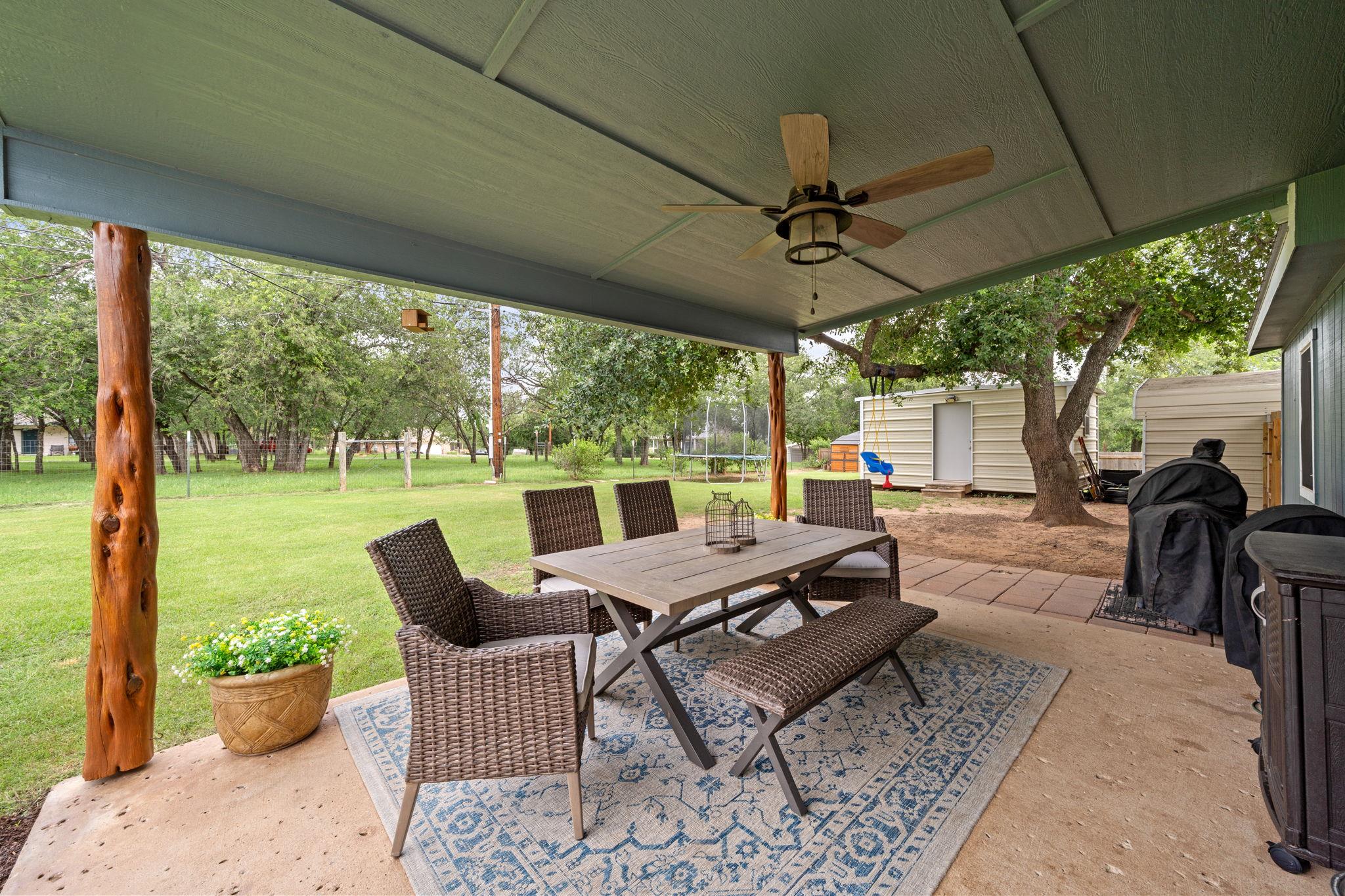 874 Pine Ln, Cottonwood Shores, TX 78657