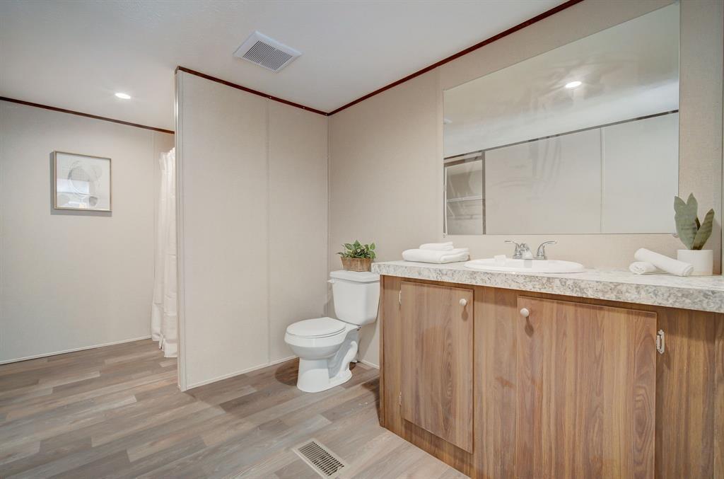 146 Shadow Oak Dr, Bastrop, TX 78602