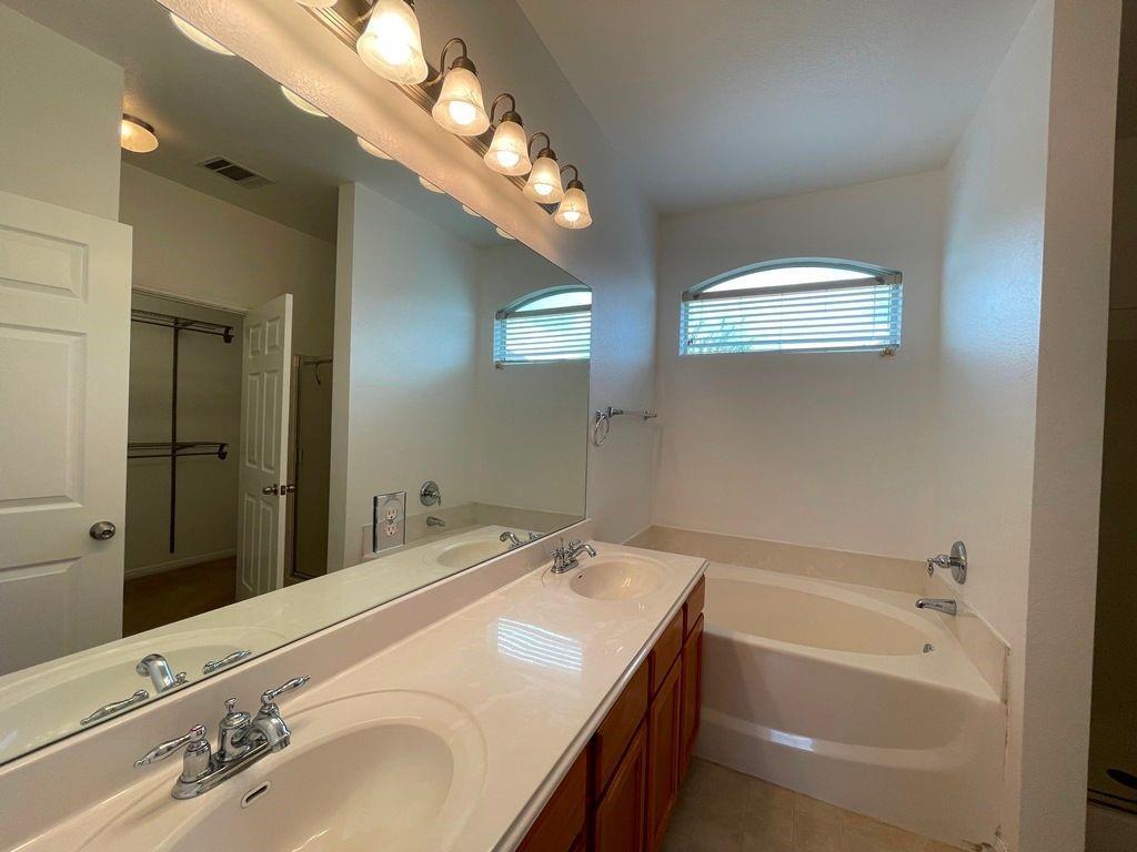 128 Otono Loop, Kyle, TX 78640