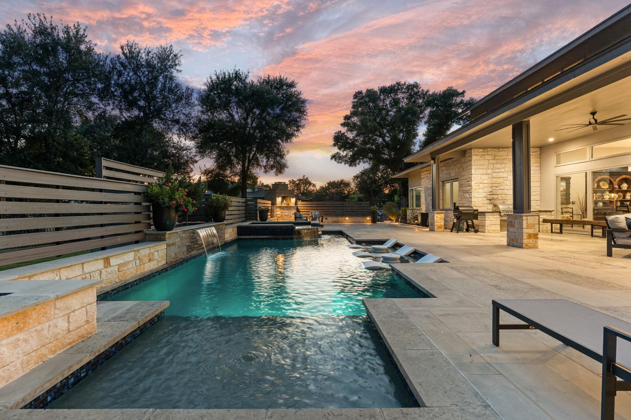 425 Bunker Ranch Blvd, Dripping Springs, TX 78620