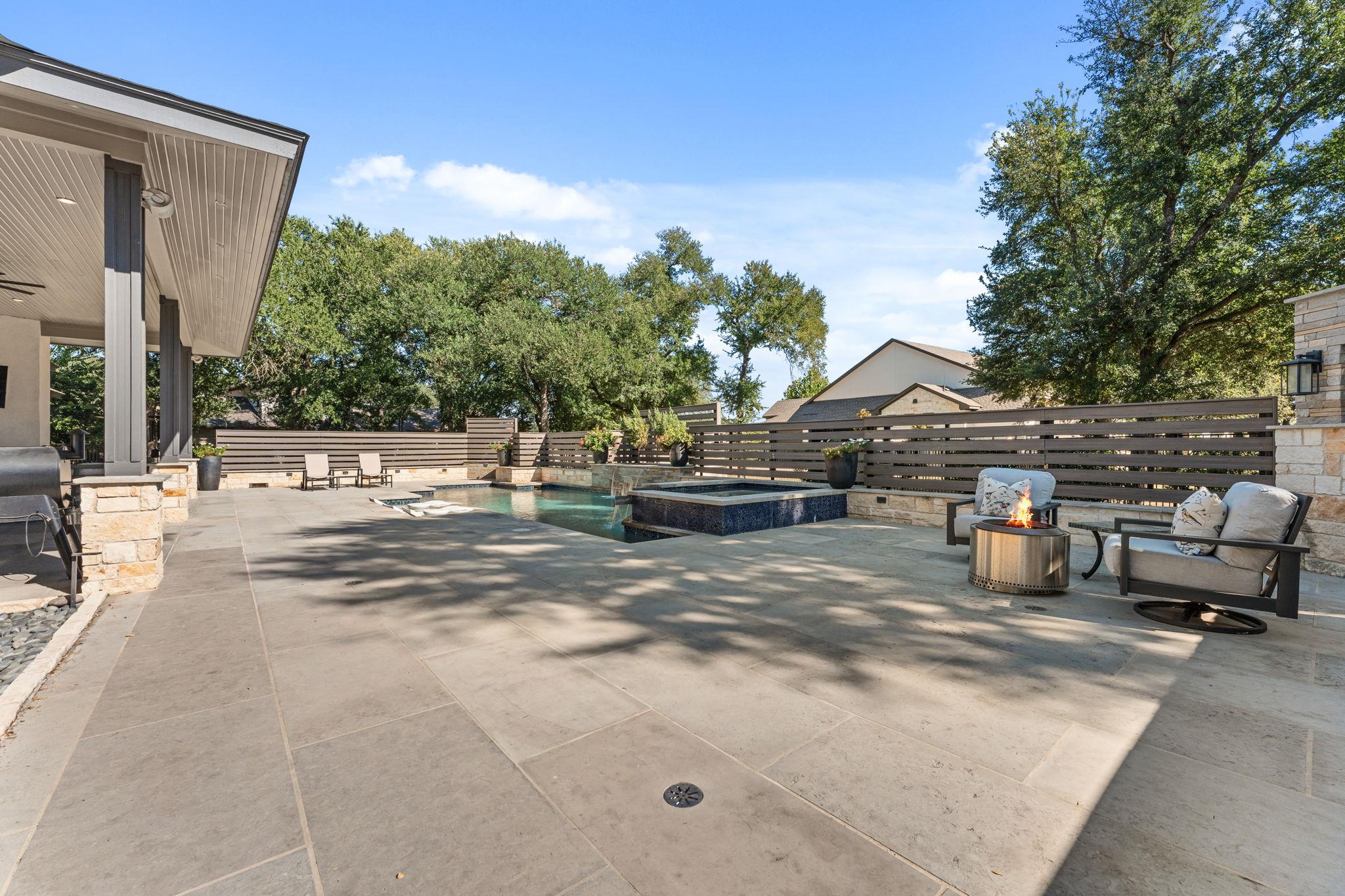 425 Bunker Ranch Blvd, Dripping Springs, TX 78620