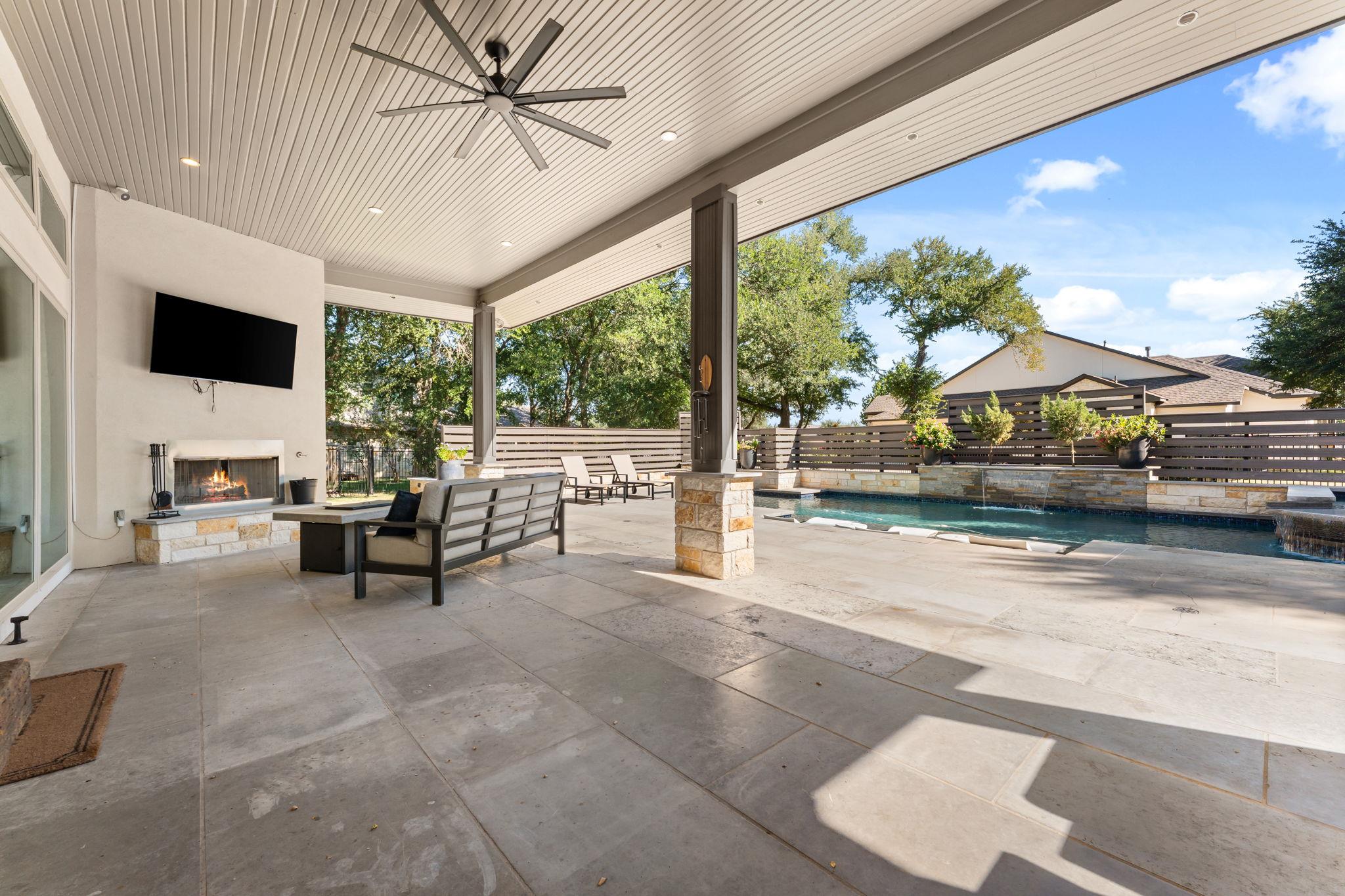 425 Bunker Ranch Blvd, Dripping Springs, TX 78620