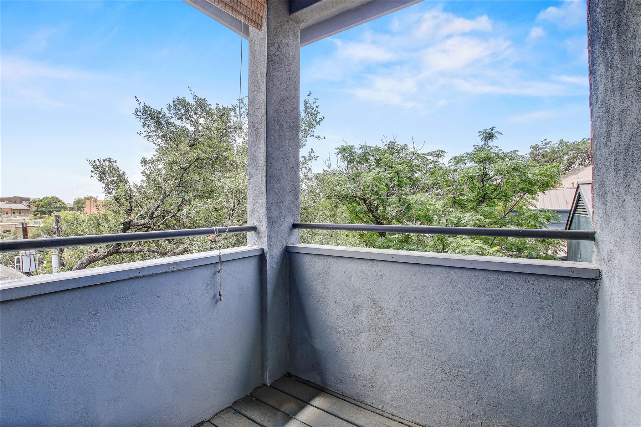 700 S 1st St # 304, Austin, TX 78704