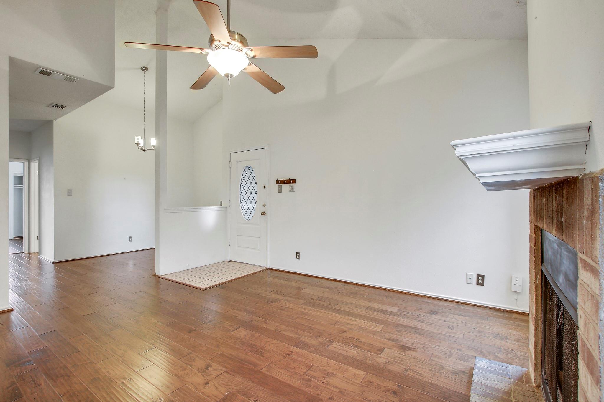 700 S 1st St # 304, Austin, TX 78704