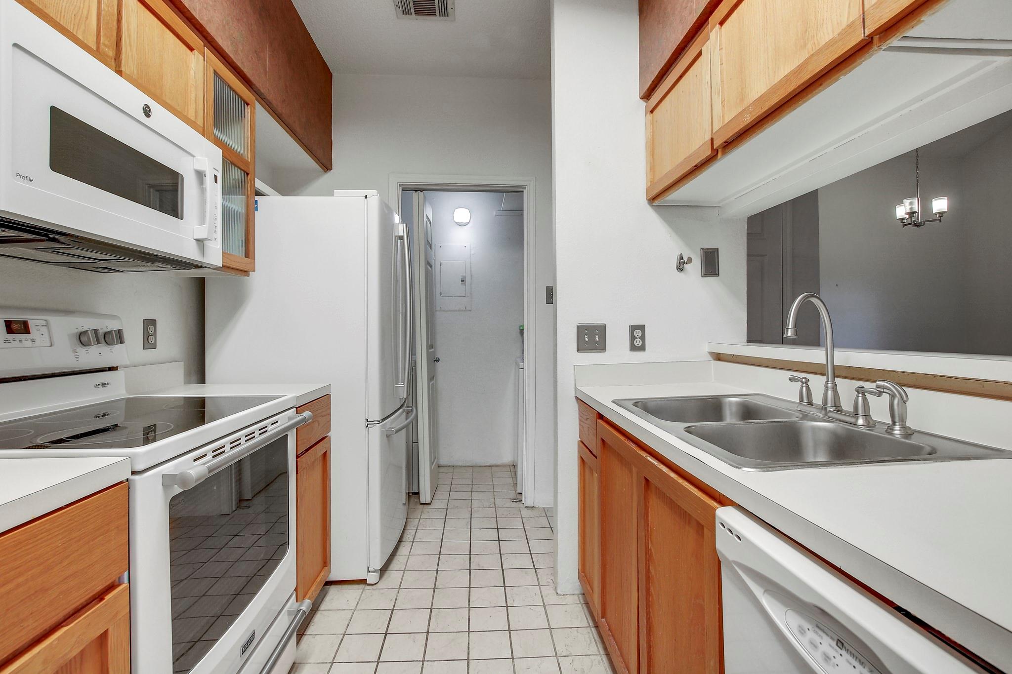 700 S 1st St # 304, Austin, TX 78704