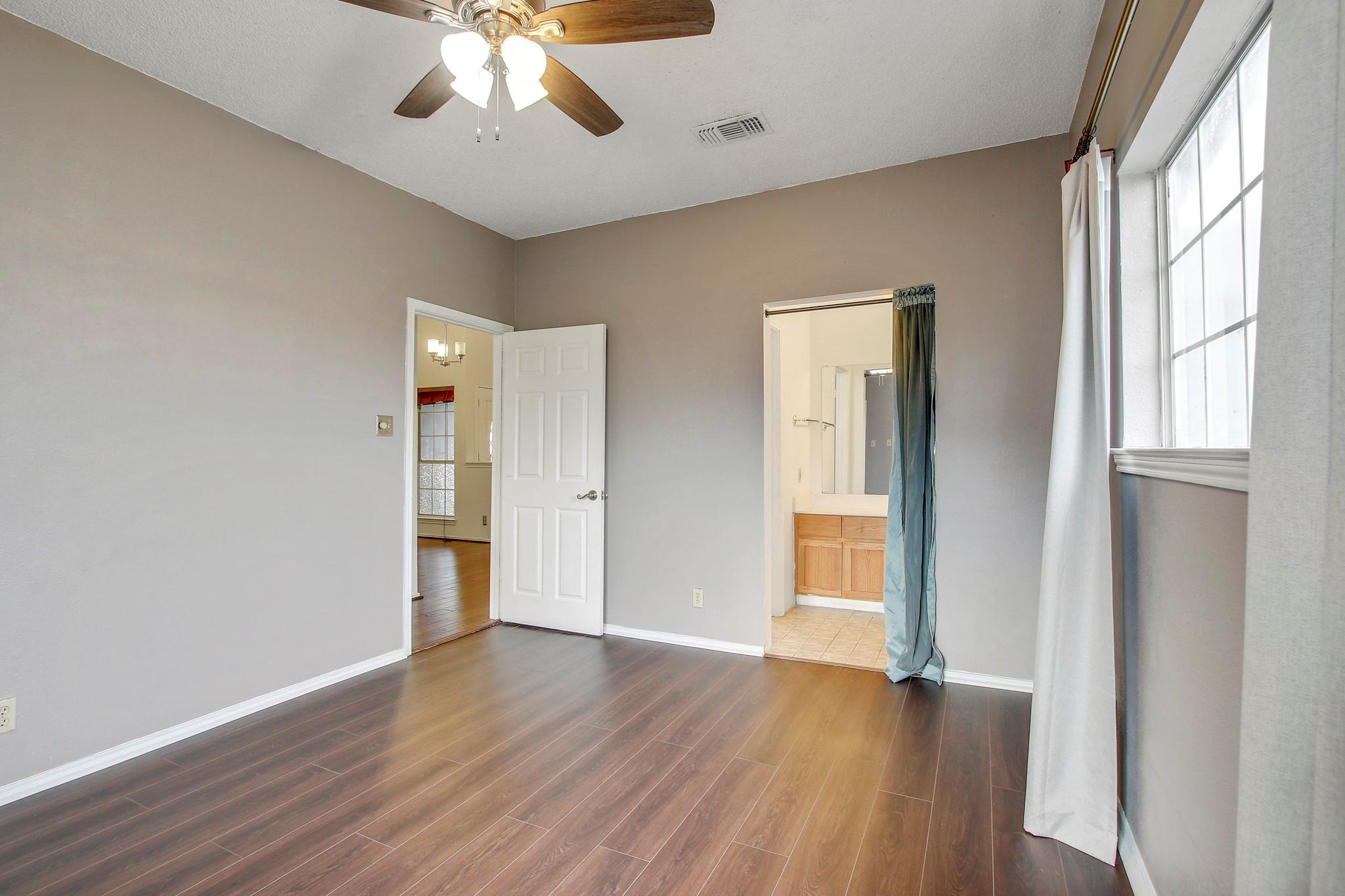 700 S 1st St # 304, Austin, TX 78704