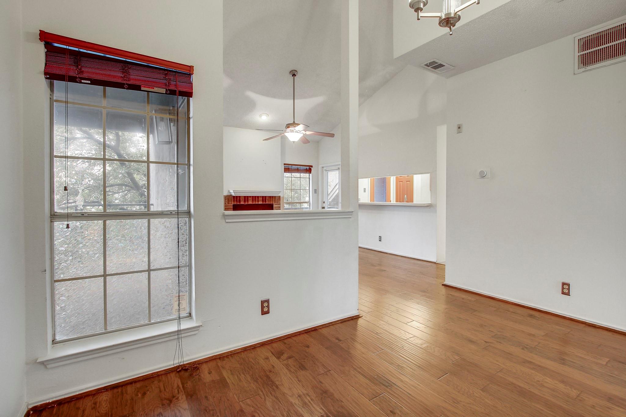 700 S 1st St # 304, Austin, TX 78704