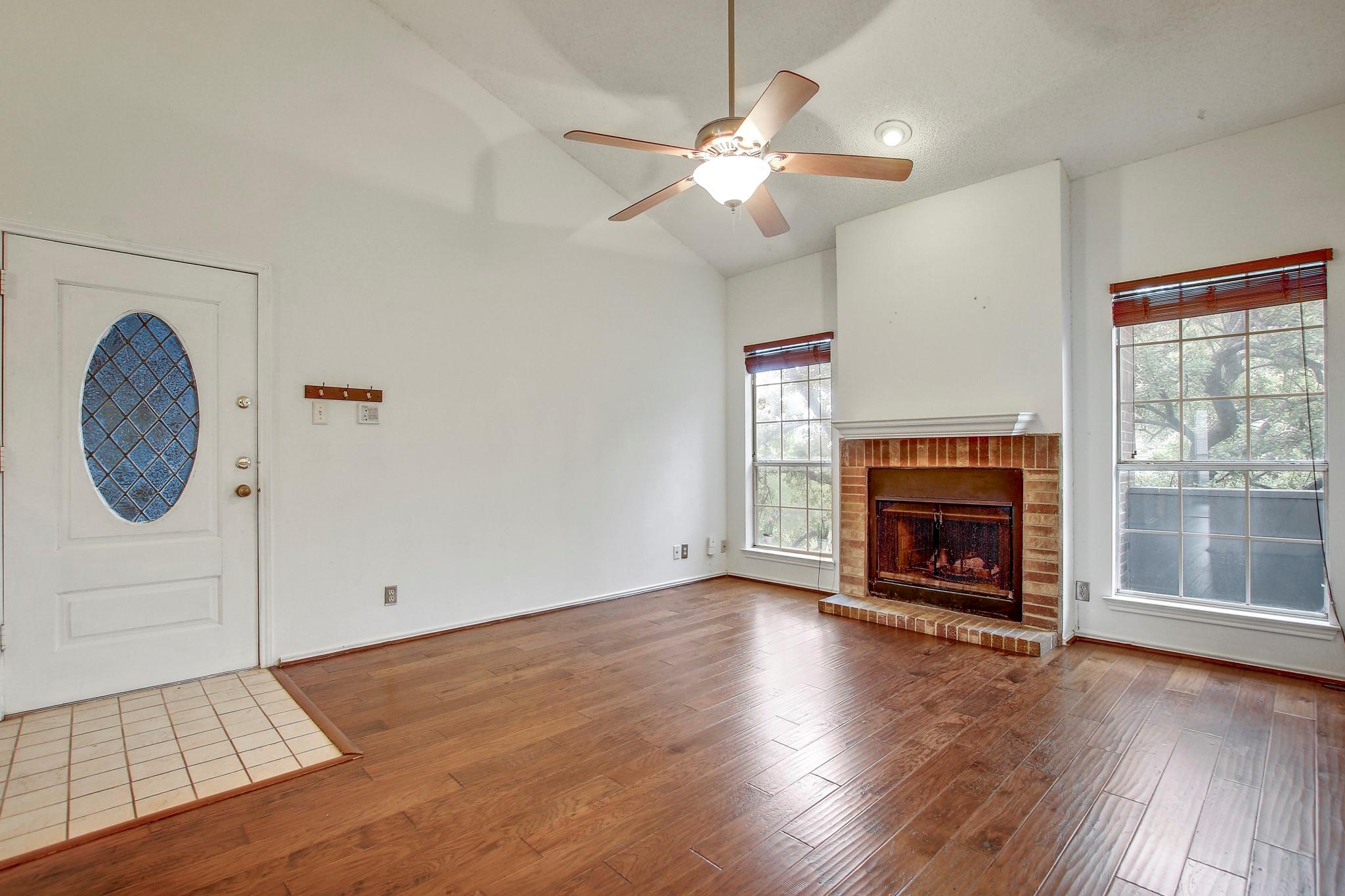 700 S 1st St # 304, Austin, TX 78704