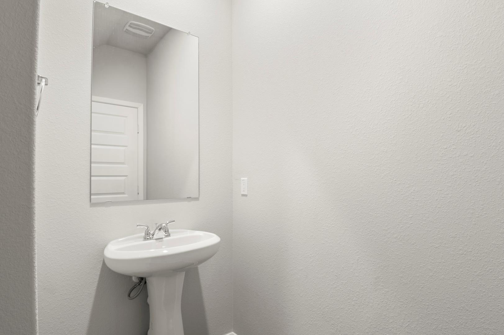 193 Lavender Ln, Elgin, TX 78621