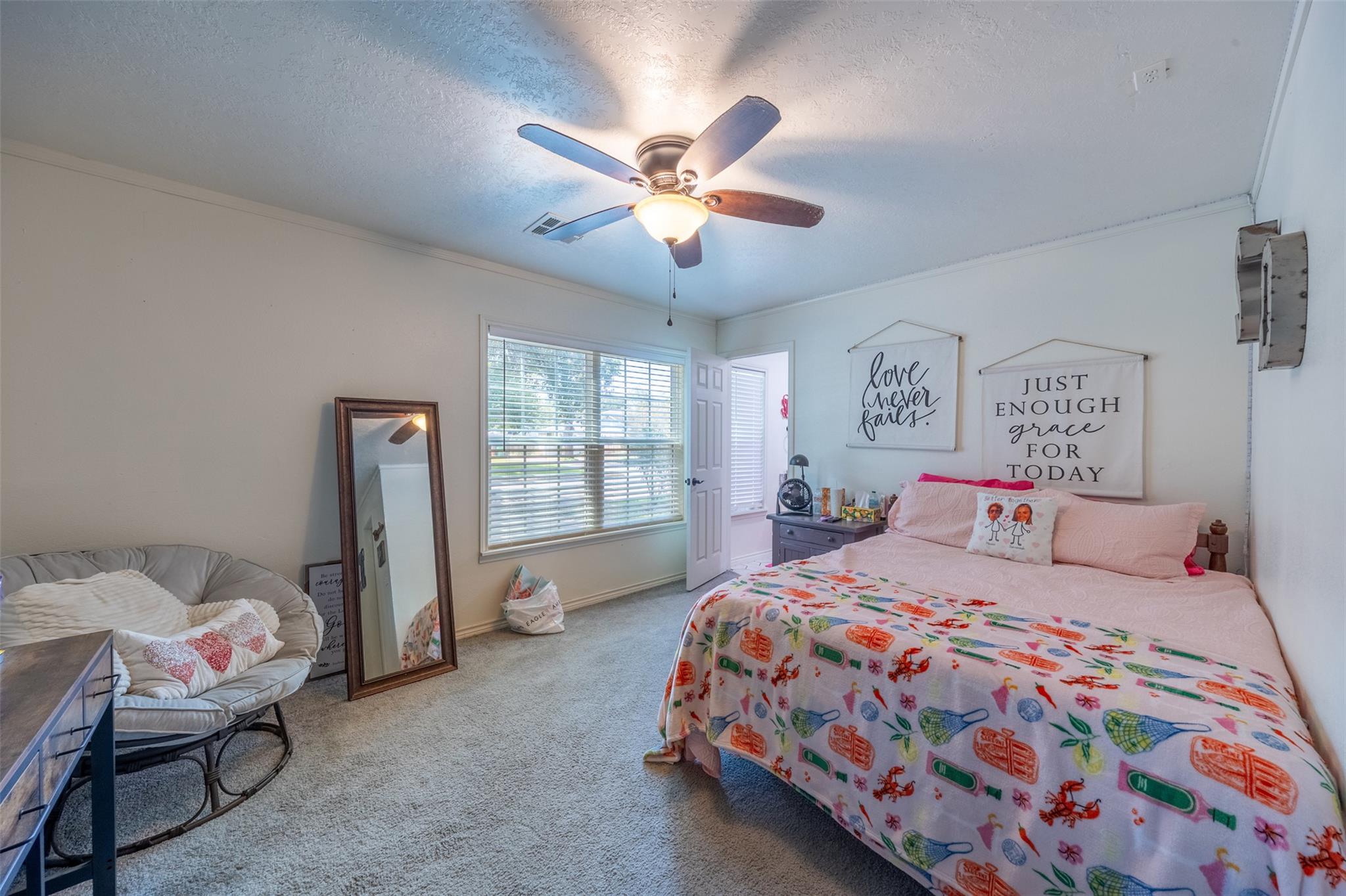 704 E 16th St, Cameron, TX 76520