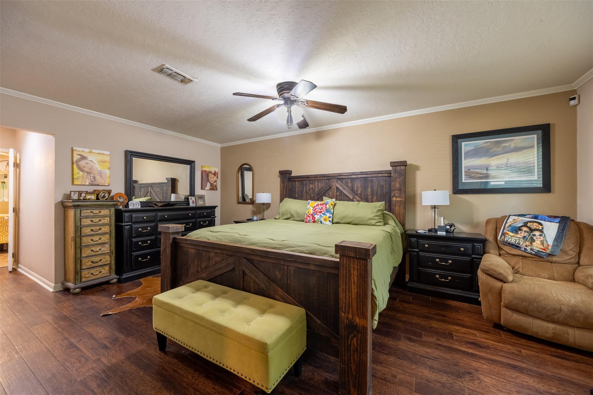 704 E 16th St, Cameron, TX 76520