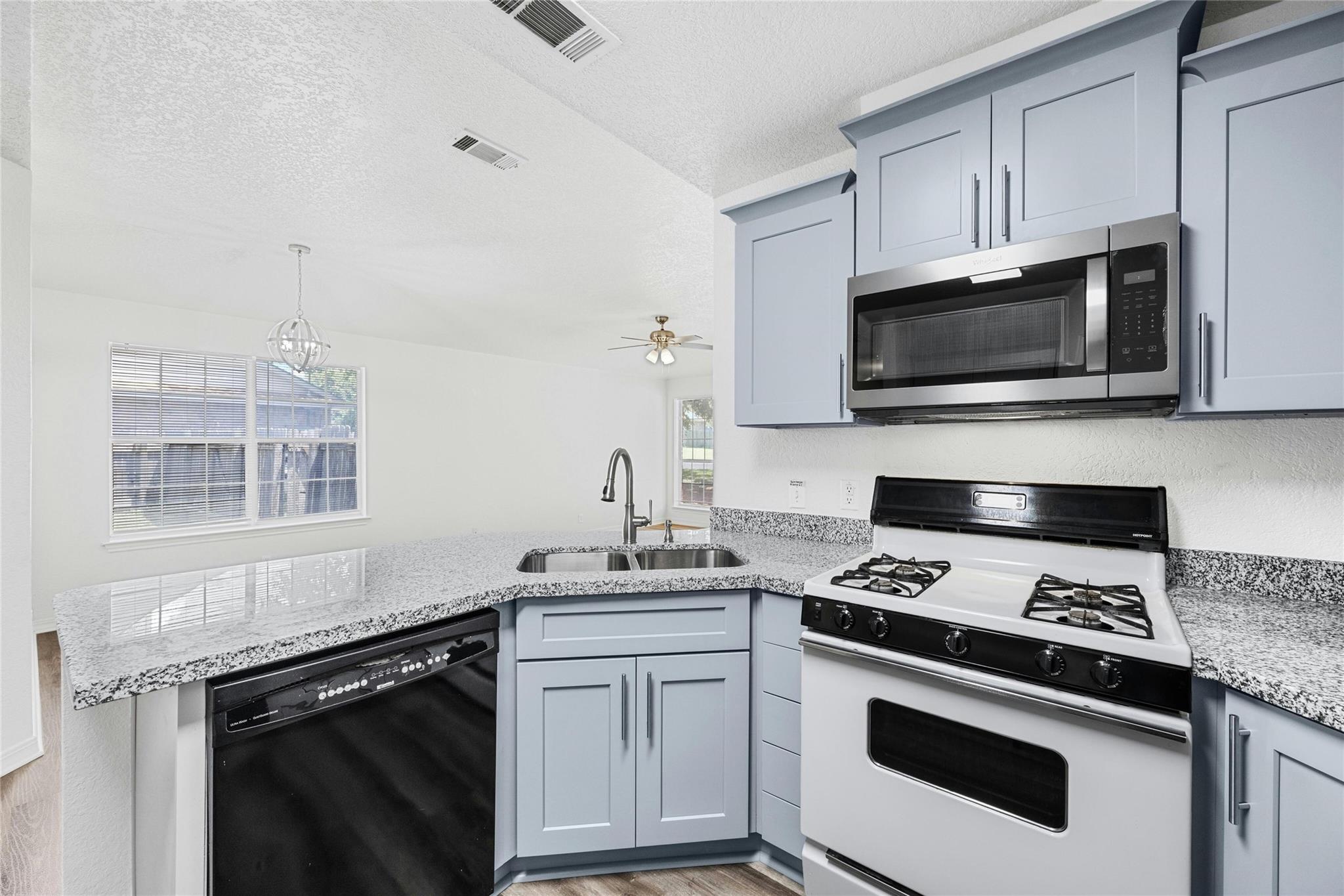 502 Rockmoor Dr # B, Georgetown, TX 78628