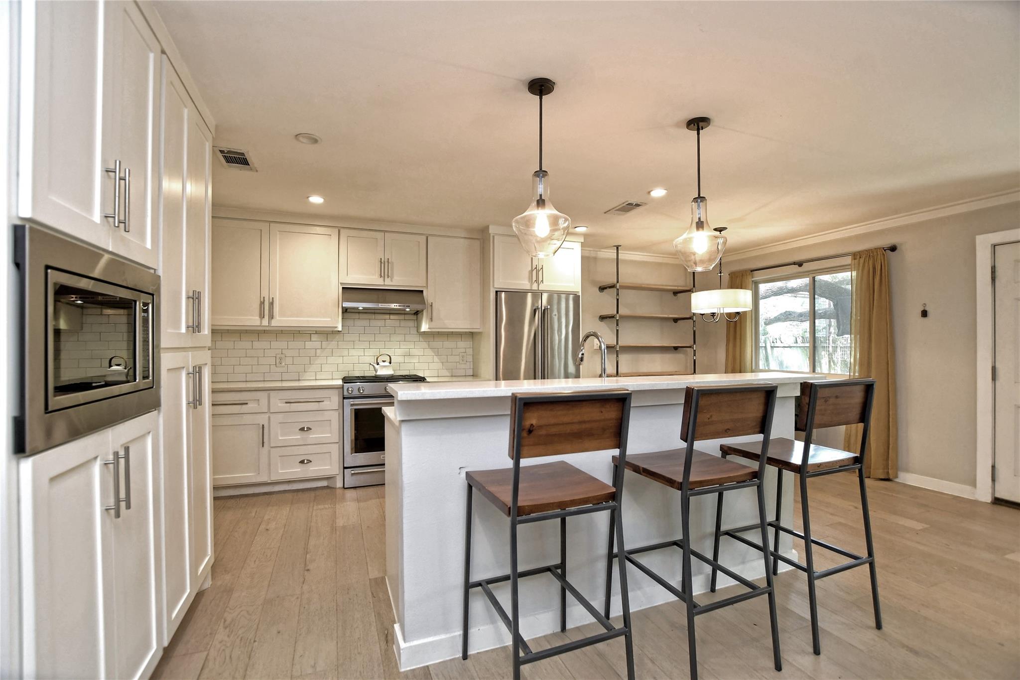 1508 Woodhill Dr, Round Rock, TX 78681