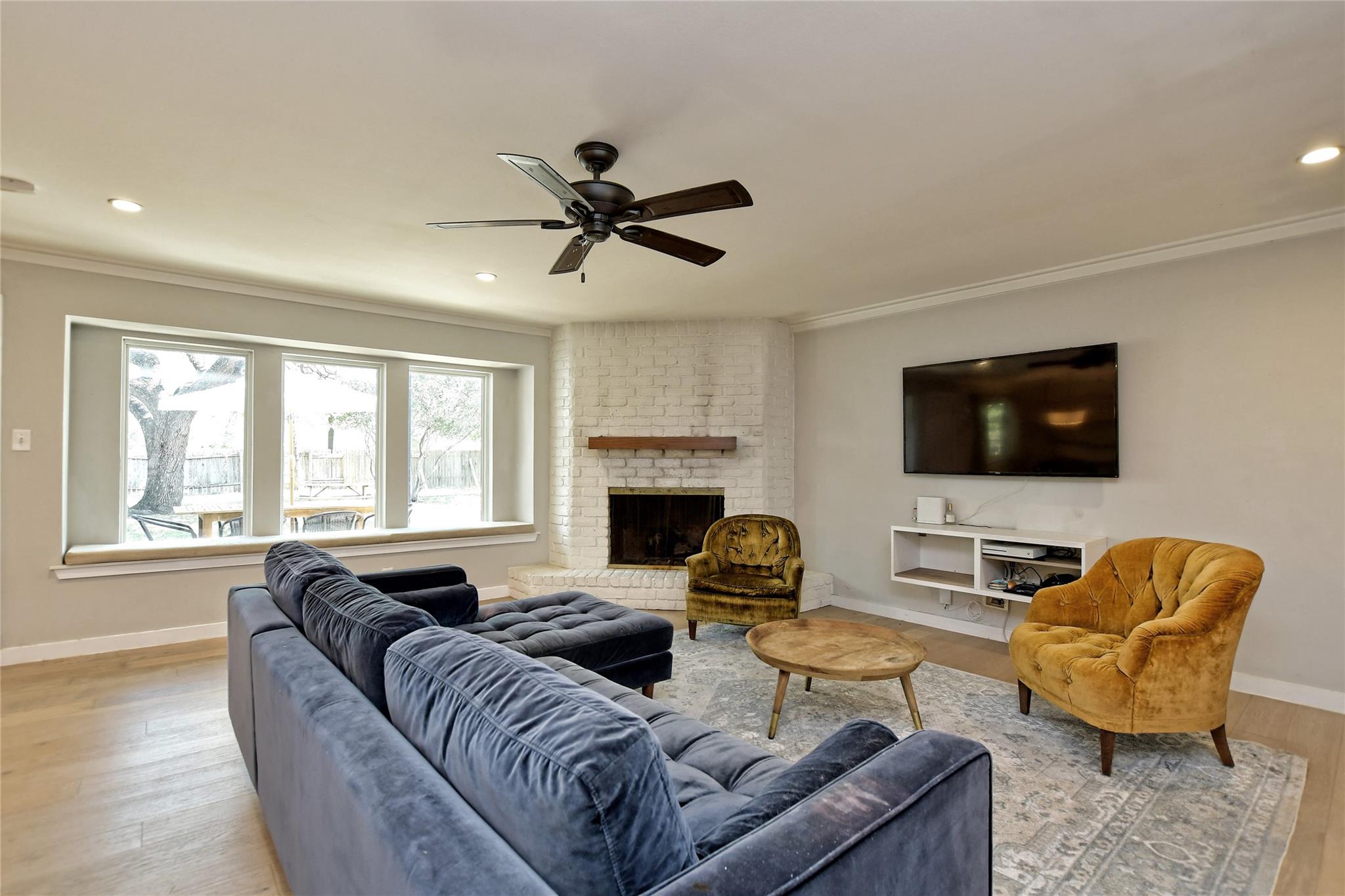 1508 Woodhill Dr, Round Rock, TX 78681