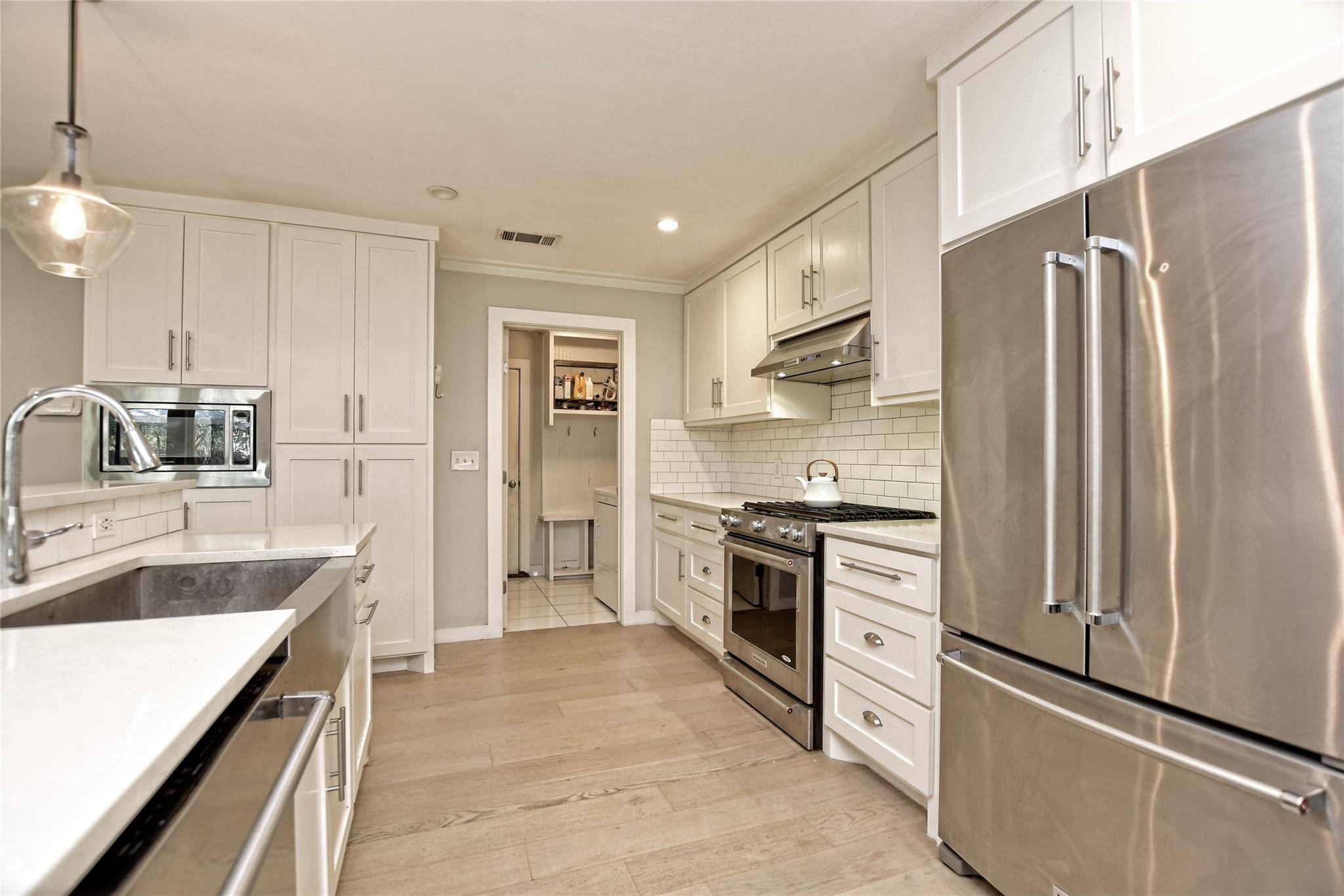 1508 Woodhill Dr, Round Rock, TX 78681