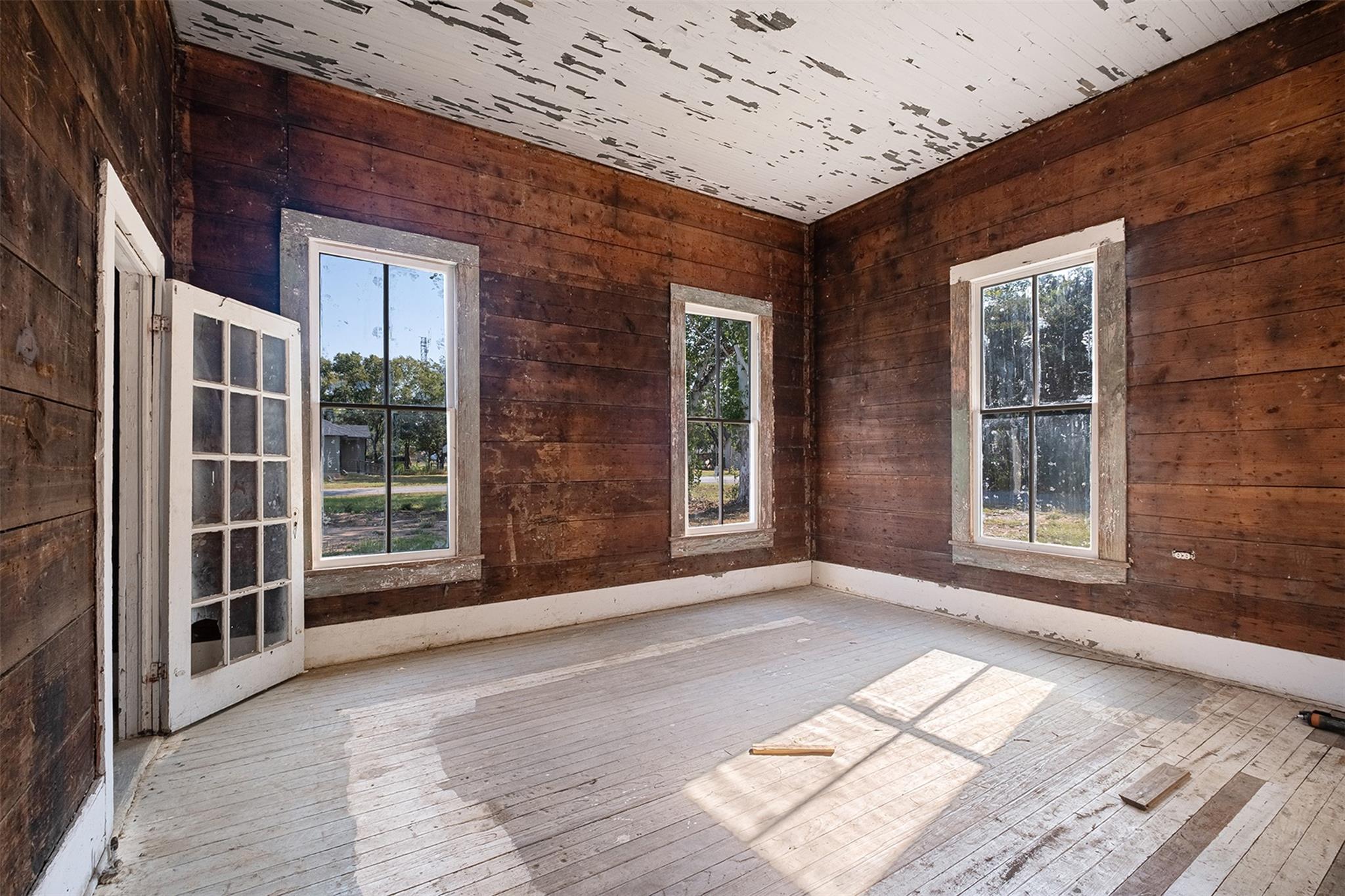 302 Washington St, Smithville, TX 78957